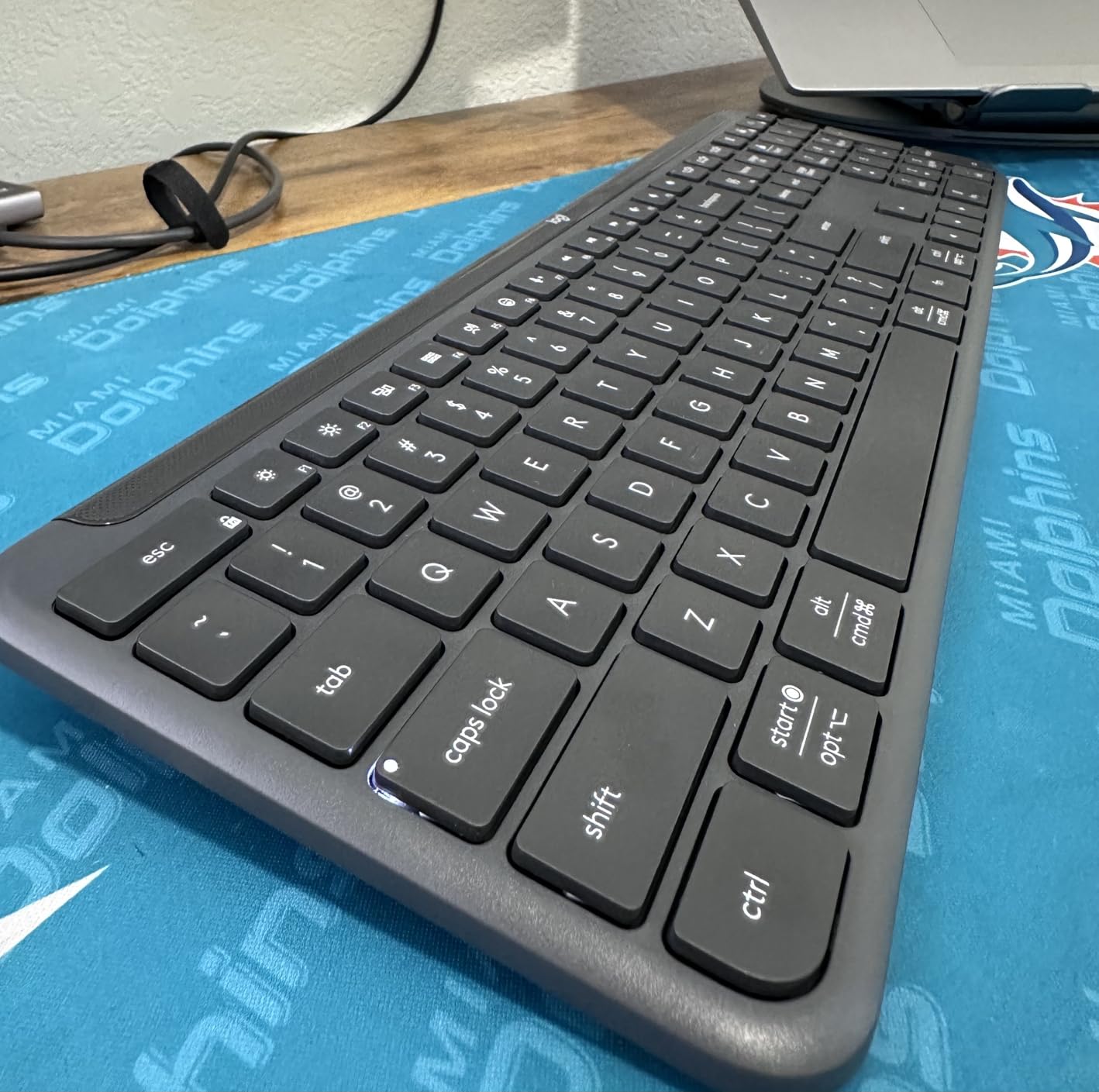 Logitech Signature Slim K950 Wireless Keyboard with Quiet Typing - Graphite | Full size, sleek design with number pad, laptop-style typing, pair up to 3 multi-OS devices, Multi-OS, Windows, Mac, Chrome customer photo 1