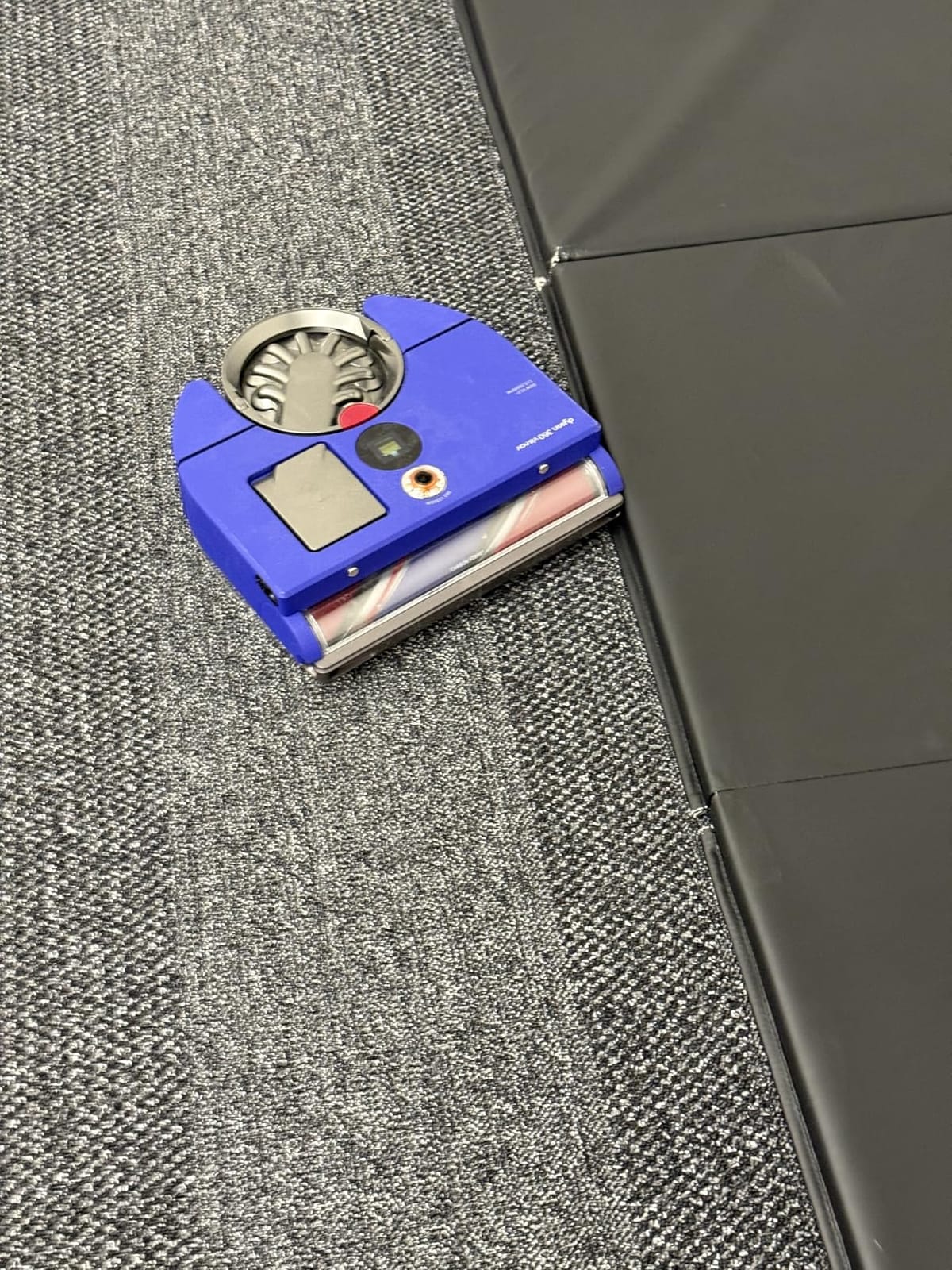 Dyson 360 Vis Nav Robot Vacuum customer photo 2