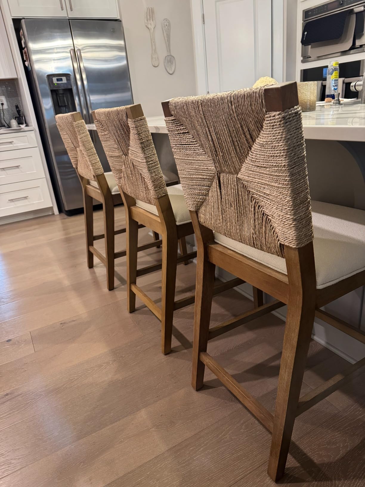 Nathan James Beacon Bohemian Boucle Bar Stool, Upholstered Counter Height Chair with Solid Wood Frame and Woven Seagrass Back for Kitchen Island, Light Brown/Seagrass/Cream Boucle customer photo 2