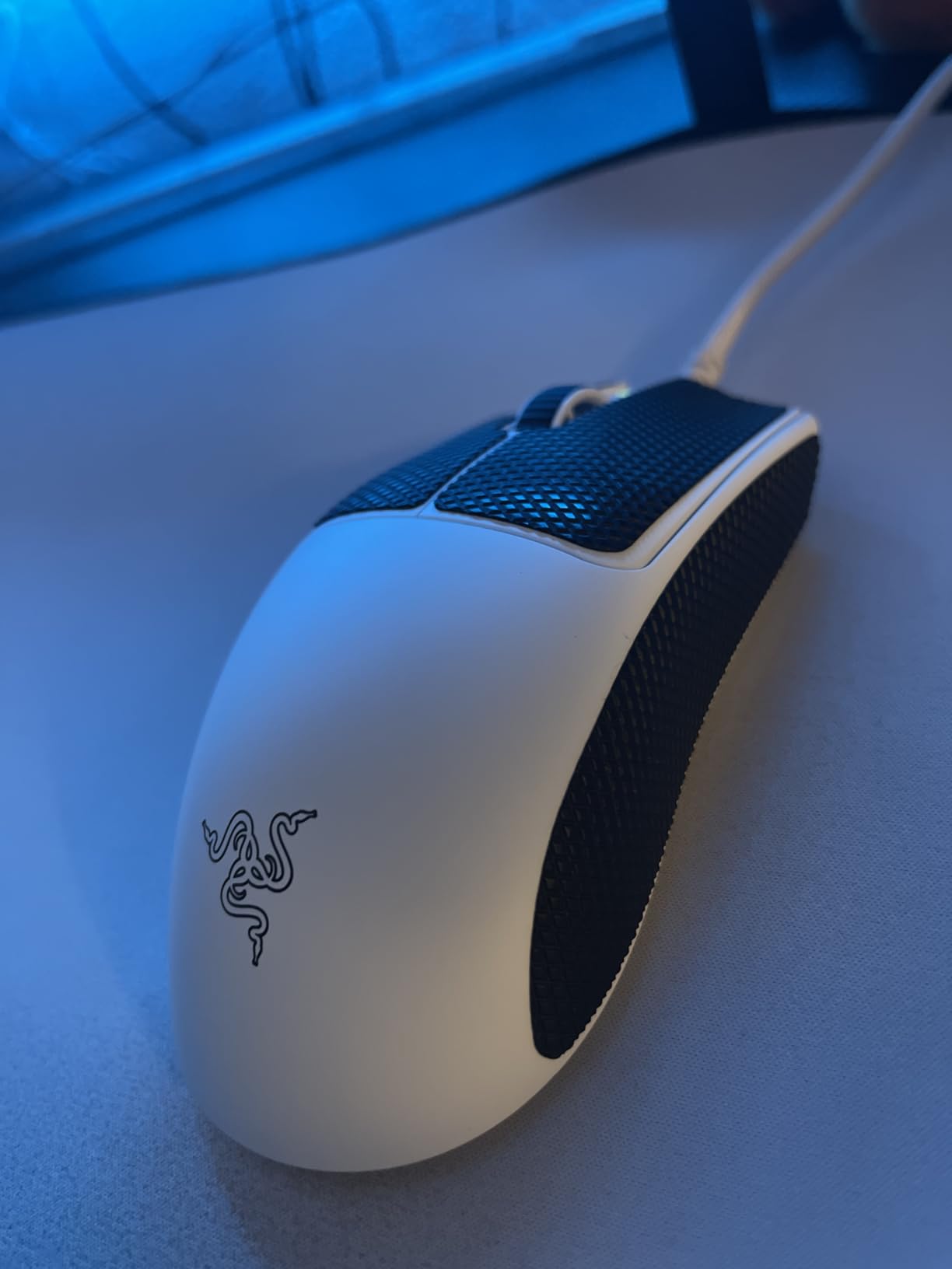 Razer Viper V3 Pro Wireless Esports Gaming Mouse, 55g Lightweight, White | 35K DPI Optical Sensor, Gen3 Optical Switches, 8 Programmable Controls, 95 Hr Battery, 8000 Hz Polling Rate, for PC & Mac customer photo 1