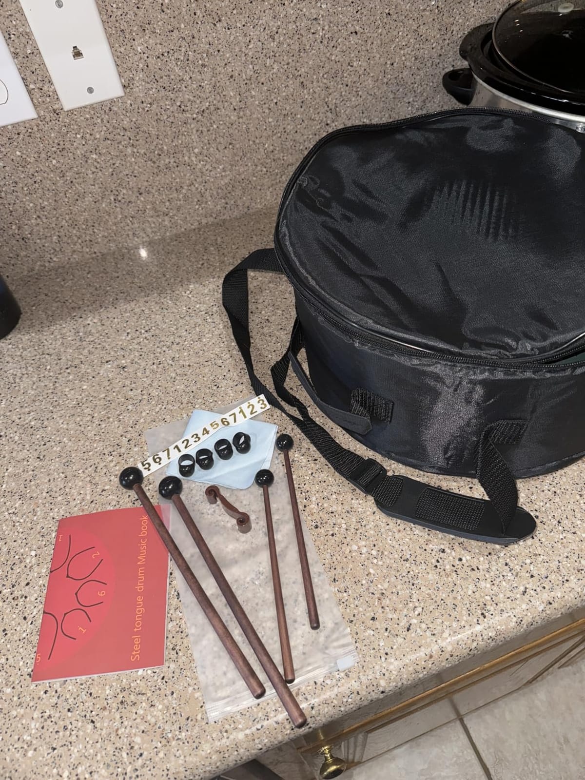CAHAYA Steel Tongue Drum 12-Inch: 13 Notes Steel Percussion Hand Drum with Music Score Drum Mallets Finger Paddles and Carry Bag for Meditation Entertainment Musical Education Sage Green CY00374-1 customer photo 2