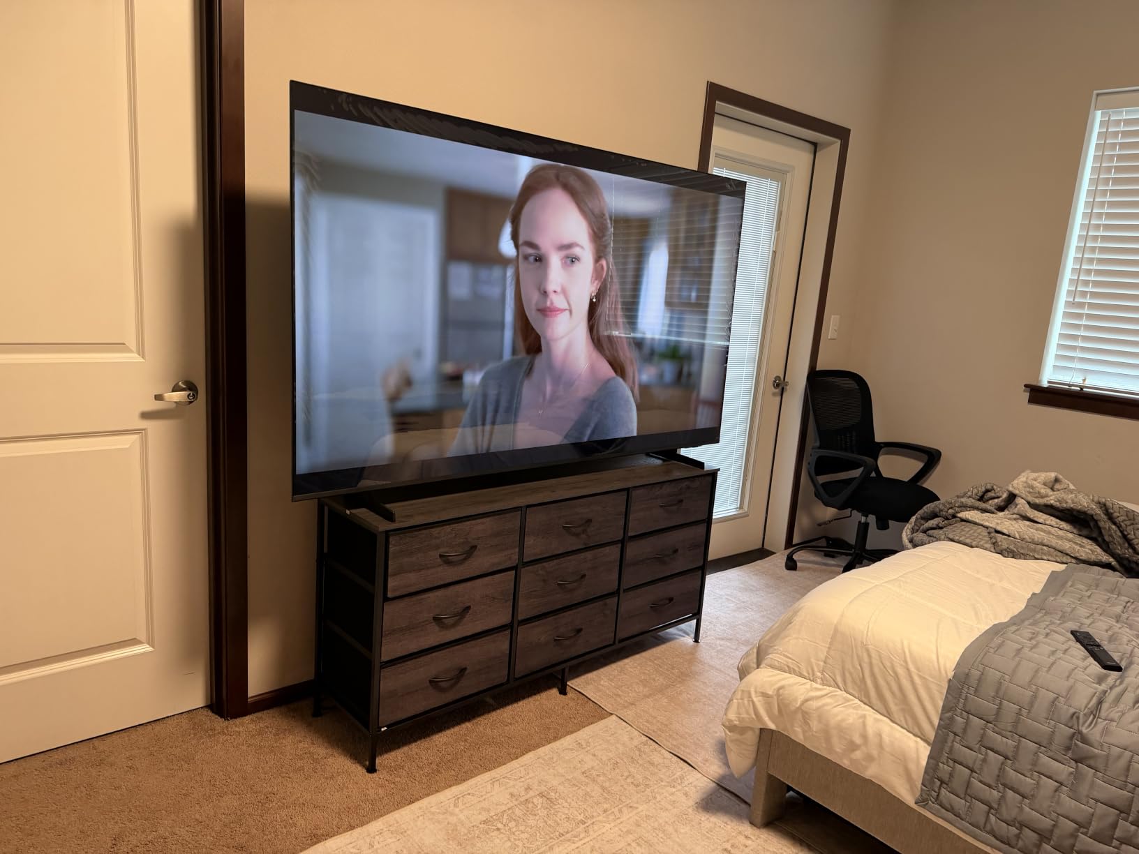 Huuger 63 Inch Dresser for Bedroom, Dresser for Closet with 9 Fabric Drawers, Large TV Stand for 55, 65, 70 Inch TV, Entertainment Center with Storage, Wide Long Chest of Drawers, Rustic Brown customer photo 2