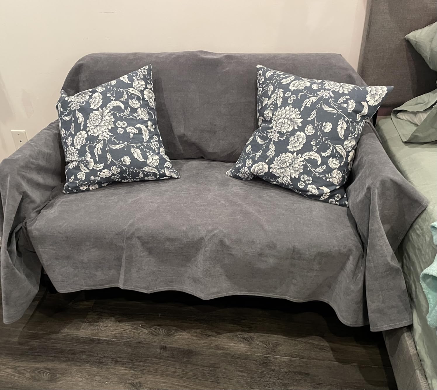 Welzona Loveseat, 51