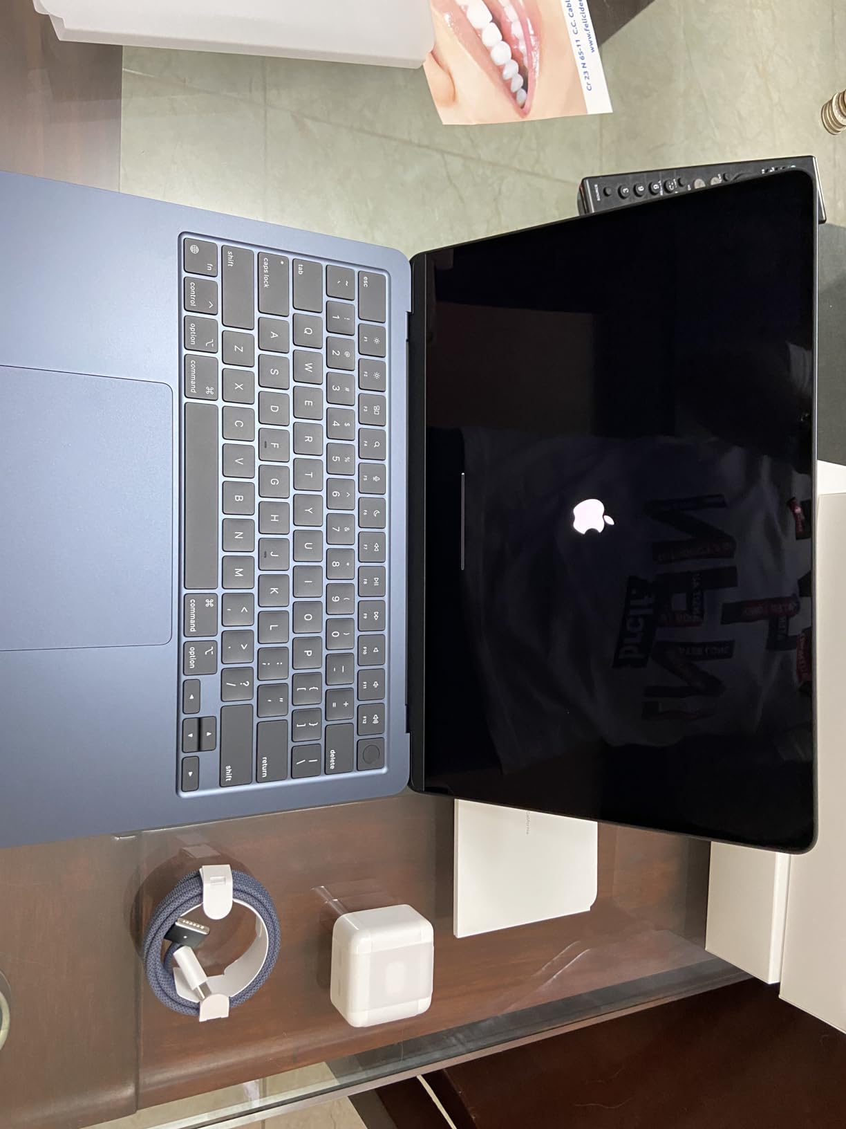 2024 MacBook Air 13-inch Laptop with M3 chip: Built for Apple Intelligence, 13.6-inch Liquid Retina Display, 16GB Unified Memory, 512GB SSD Storage, Backlit Keyboard, Touch ID; Starlight customer photo 2