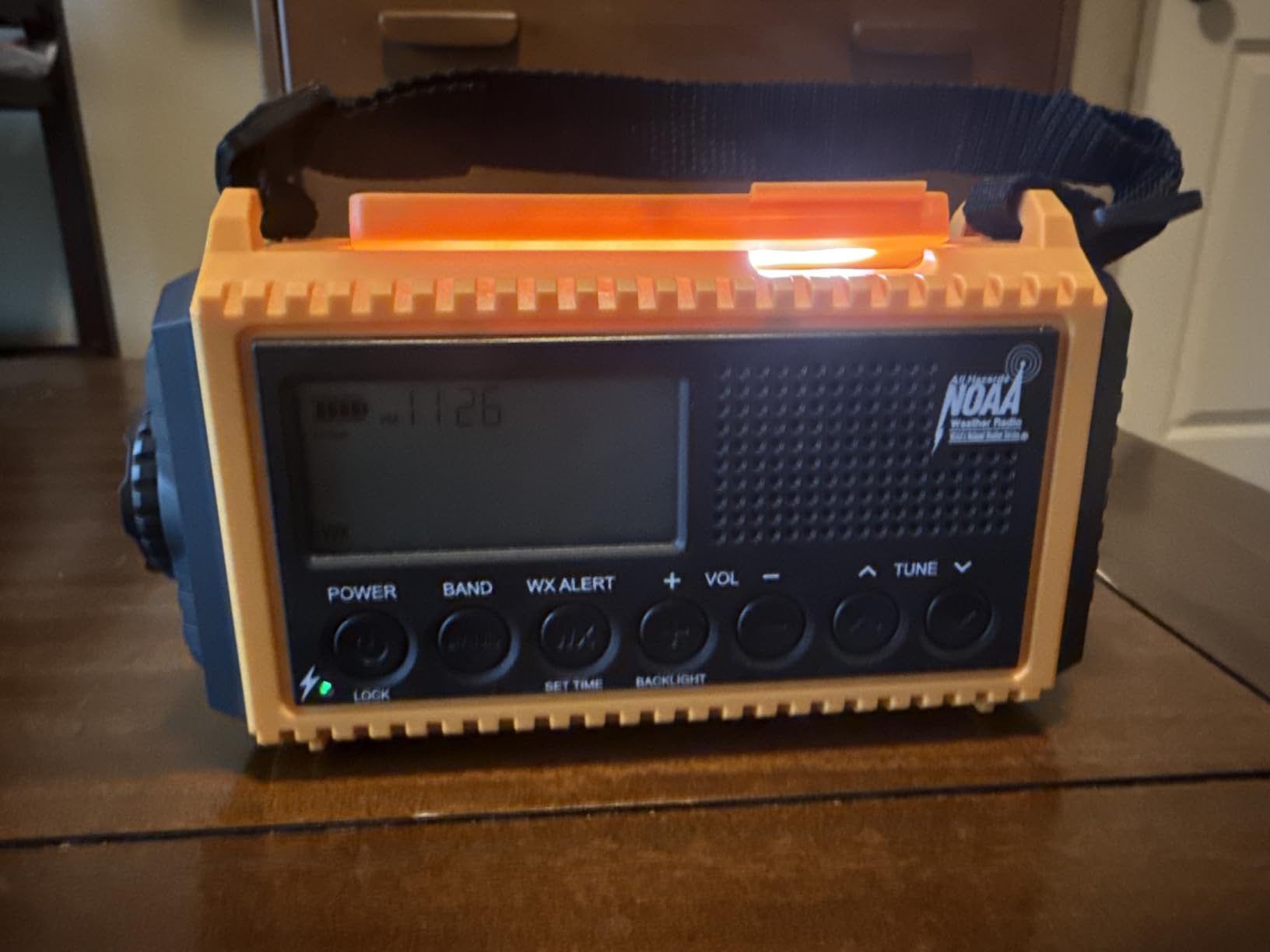 Emergency Radio, 12000mAh/44400mWh Battery Operated Weather Radio, Solar Hand Crank Radio with AM/FM/SW/NOAA Alert, Cell Phone Charger, Type-C Charging, Flashlight and SOS Siren customer photo 1