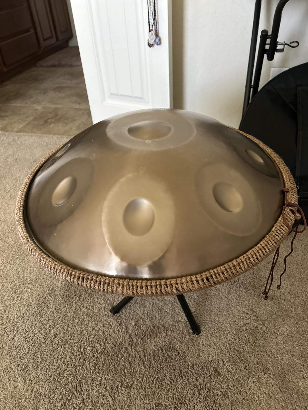 Handpan Drum 22 Inches D Minor Kurd, 432Hz 10 Notes Hand Drum Instrument, Premium Steel Drum, Handpan Instrument for Adults (Gold) customer photo 1
