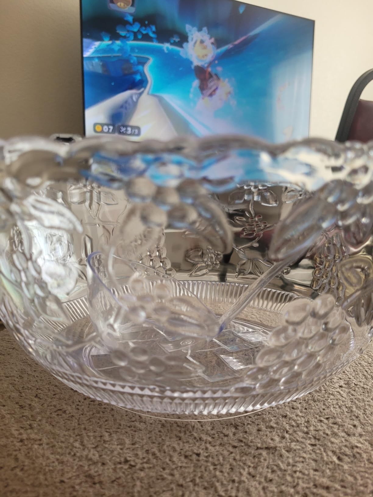 Stock Your Home Premium Plastic Punch Bowl with Ladle, Fancy Disposable Punch Bowls for Parties, Holidays, Schools, Halloween, and More, Quality Glass Like Appearance, Large Punch Bowl with Ladle Set customer photo 2