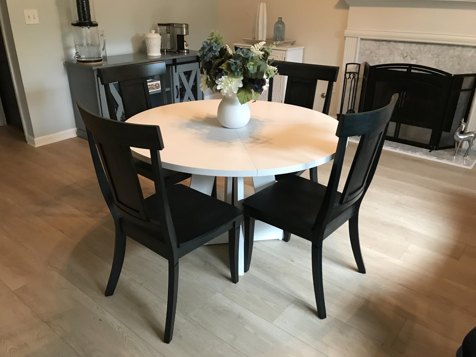 LITTLE TREE Round Dining Table for 4-6 People, 47 Inches Dining Room Table with Wooden Pedestal Base, Brown customer photo 1