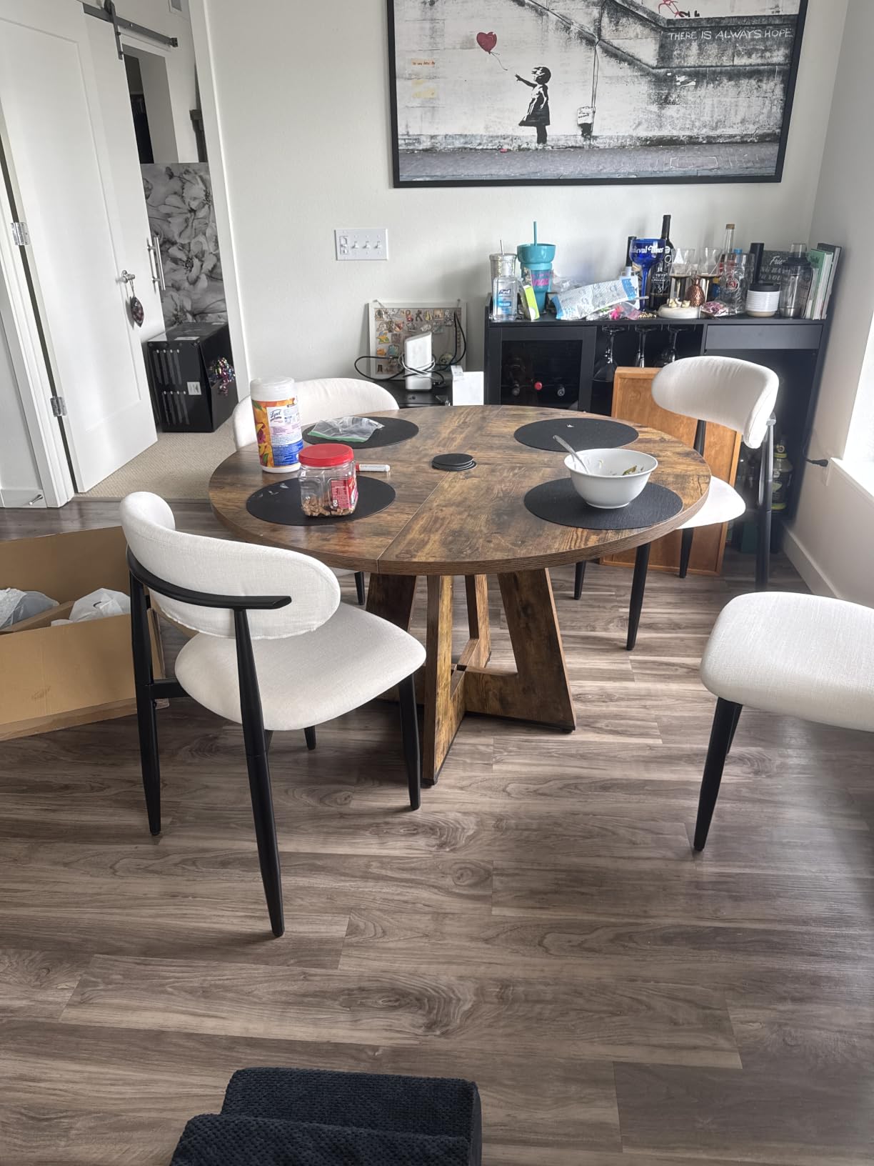 LITTLE TREE Round Dining Table for 4-6 People, 47 Inches Dining Room Table with Wooden Pedestal Base, Brown customer photo 2