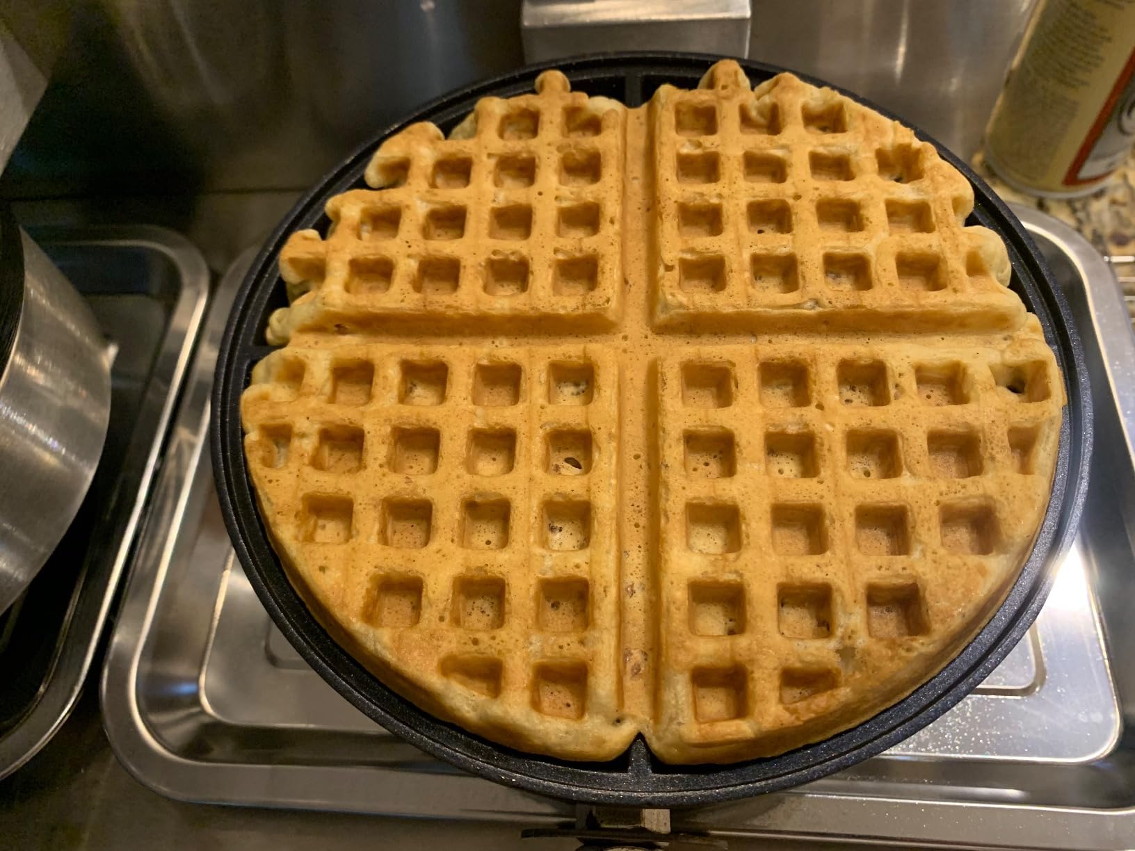HTTSICHI Waffle Maker - Commercial Waffle Iron w/Two Non-stick 7 in Baking Pans, 550 ℉ Temperature and Timers, 2400W Dual Waffle Machine for Double Baking, Stainless Steel Waffle Maker for Restaurant customer photo 1
