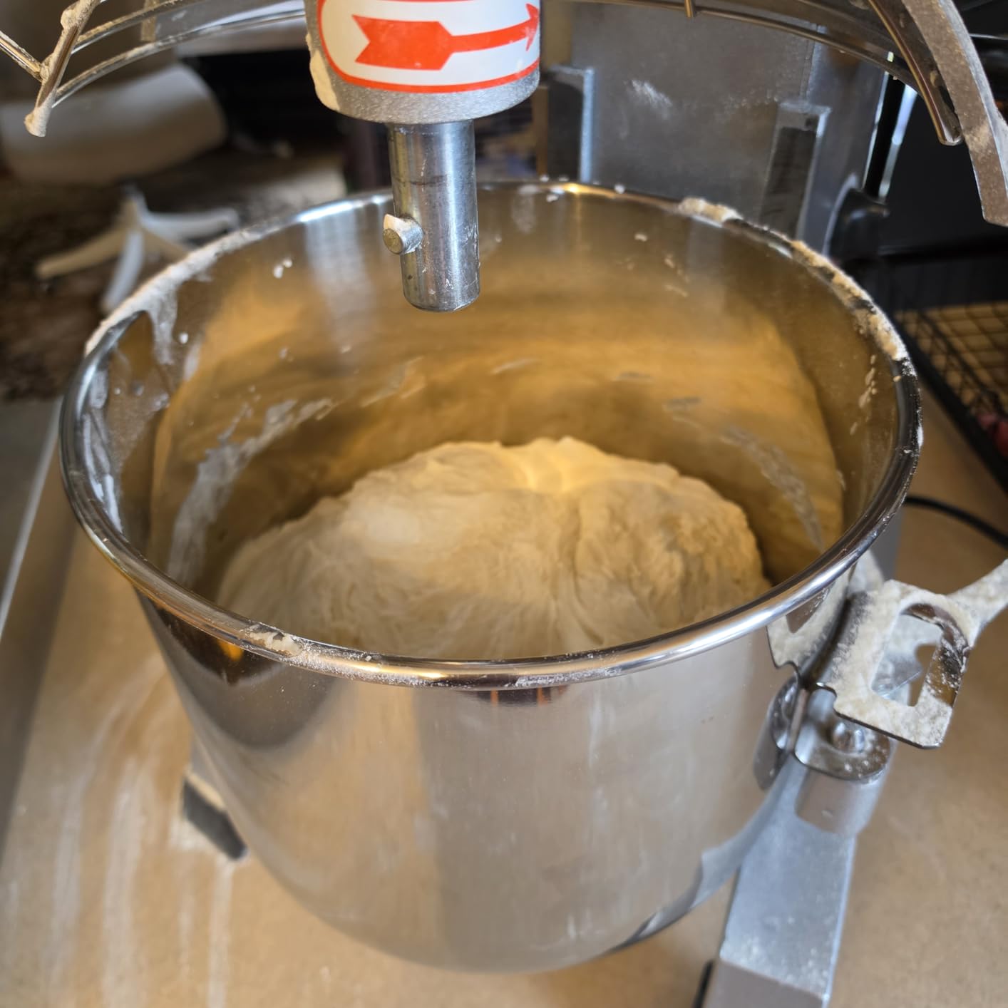 VEVOR Commercial Food Mixer, 15Qt Capacity with Timer, 500W Stainless Bowl Durable Electric Mixer for Commercial Use, 3 Speed Options 113/184/341 RPM, Includes Dough Hook & Whisk customer photo 2