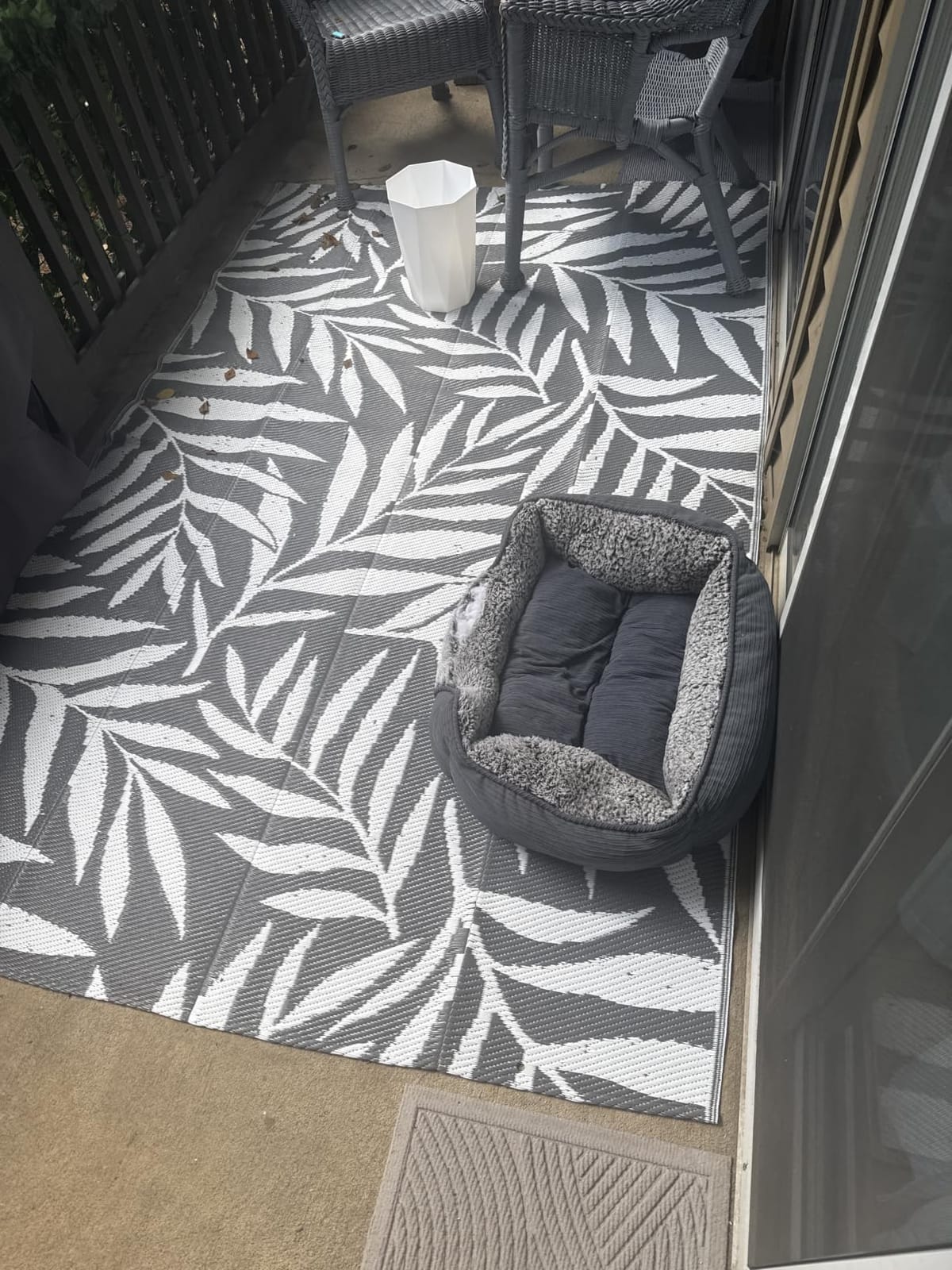 Smiry Waterproof Outdoor Rug 5x8 ft, Reversible Plastic Straw Patio Camping Rugs, Outdoor Indoor RV Mat Carpet for Patio, Outside Entry, Backyard, Deck, Bench, Picnic, Camper, Black & Beige customer photo 1