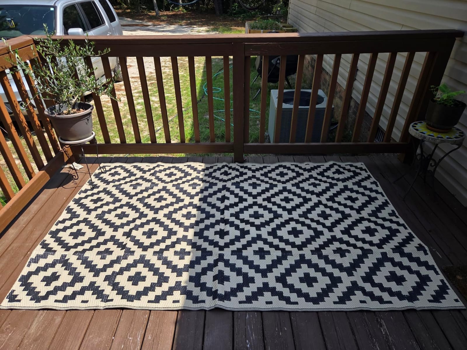 Smiry Waterproof Outdoor Rug 5x8 ft, Reversible Plastic Straw Patio Camping Rugs, Outdoor Indoor RV Mat Carpet for Patio, Outside Entry, Backyard, Deck, Bench, Picnic, Camper, Black & Beige customer photo 2