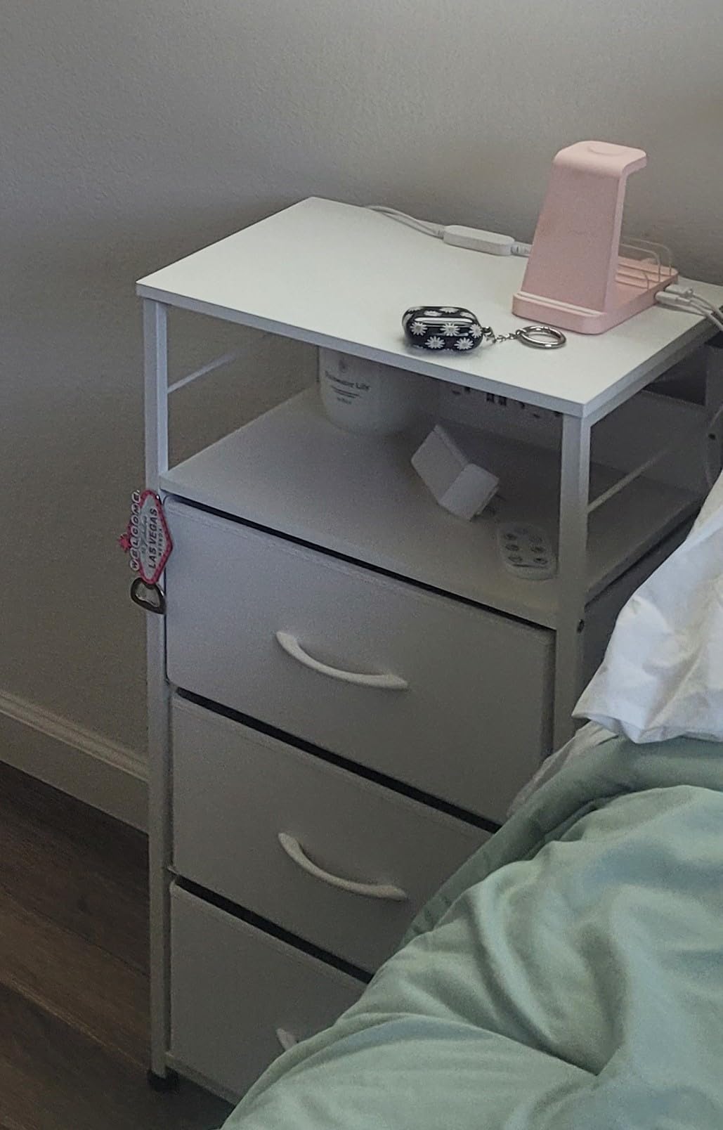 WLIVE Nightstand with Charging Station, 31.9