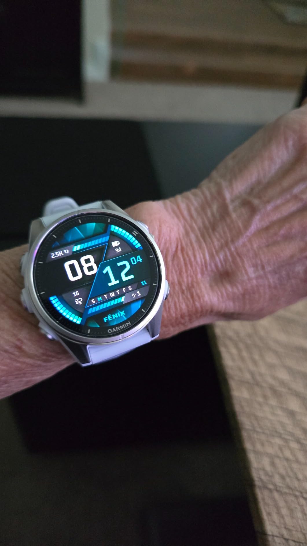 Garmin fēnix® 8, 43mm, Whitestone | Premium Multisport Smartwatch, AMOLED Display, GPS, Built-In Flashlight, Dive-Rated, Built-In Speakers & Mic customer photo 2