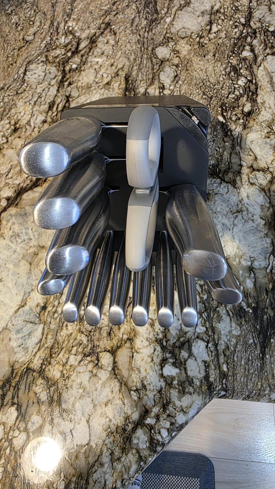 KnifeSaga 14 Pcs Knife Set with Block, Premium, Razor Sharp, Japanese Steel | Innovative Steel, High Carbon Stainless, Enduring Sharpness, Ergonomic Handle, Quality Acacia Wood Block, Built-in Sharpener customer photo 1