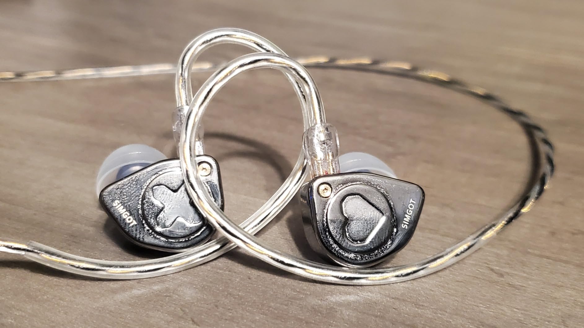 Linsoul SIMGOT EW300 1DD+1Planar+1PZT Hybrid Driver IEMs customer photo 2
