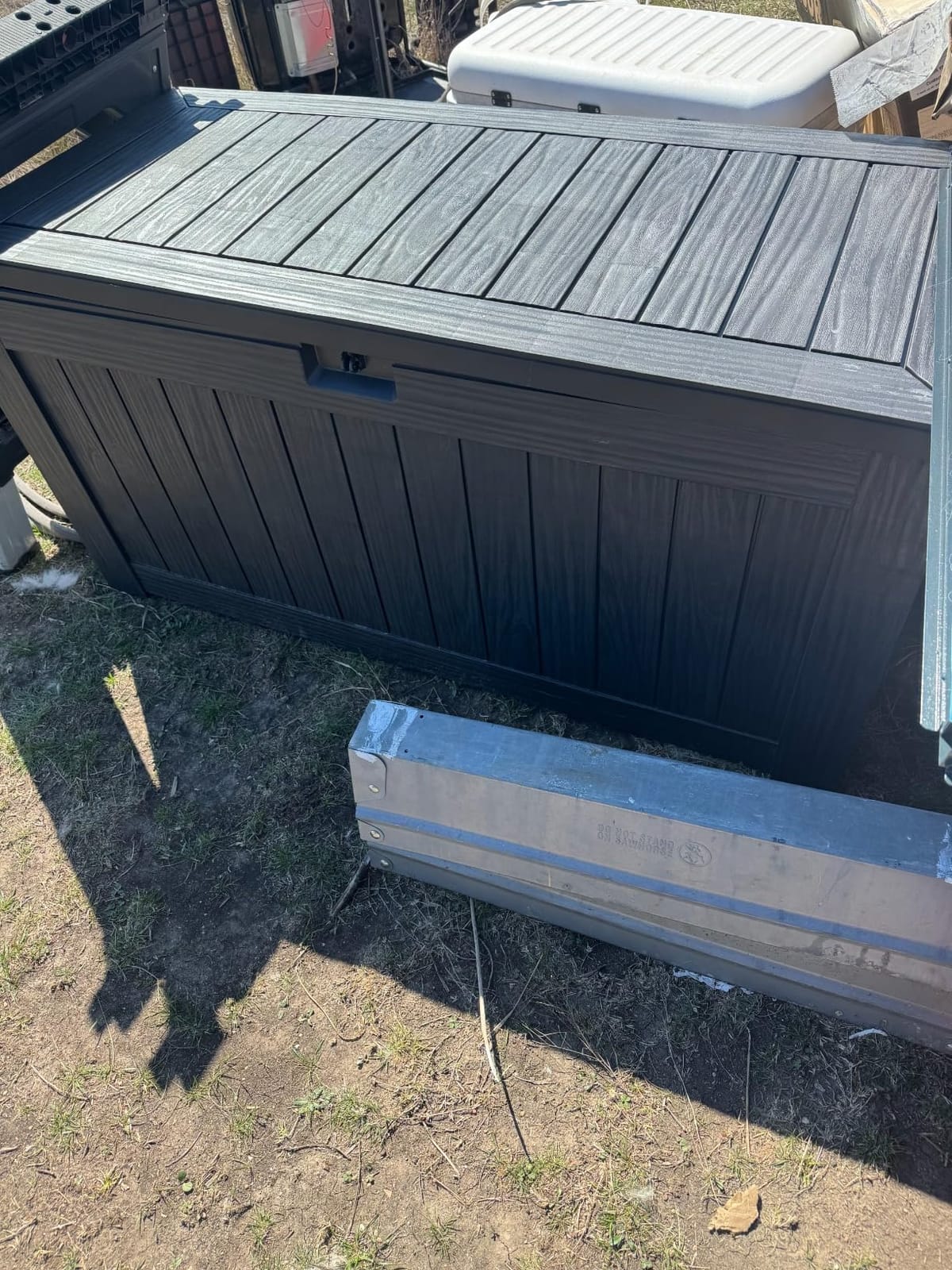 Devoko 120 Gallon Deck Box Resin Outdoor Storage Box Waterproof | Large Outdoor Storage Bench Lockable for Outside Patio customer photo 2