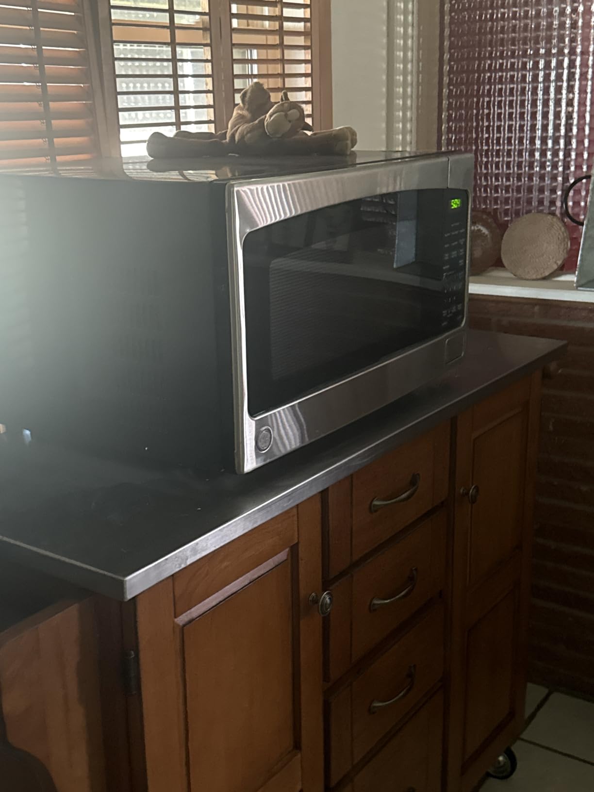 GE Countertop Microwave Oven,1, 200-watt Capacity, 2.0 Cubic Ft., 8 Auto Setting Cooking Settings, Child-Lock Technology, Kitchen Essentials for the Countertop, Dorm Room or Apartment, Stainless Steel customer photo 1