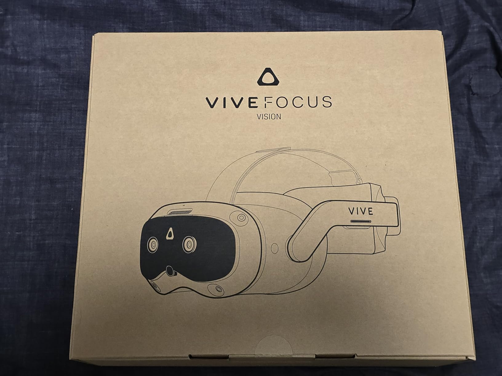 Vive Focus Vision - Mixed Reality and PC VR Headset + Controllers - Consumer Edition customer photo 1