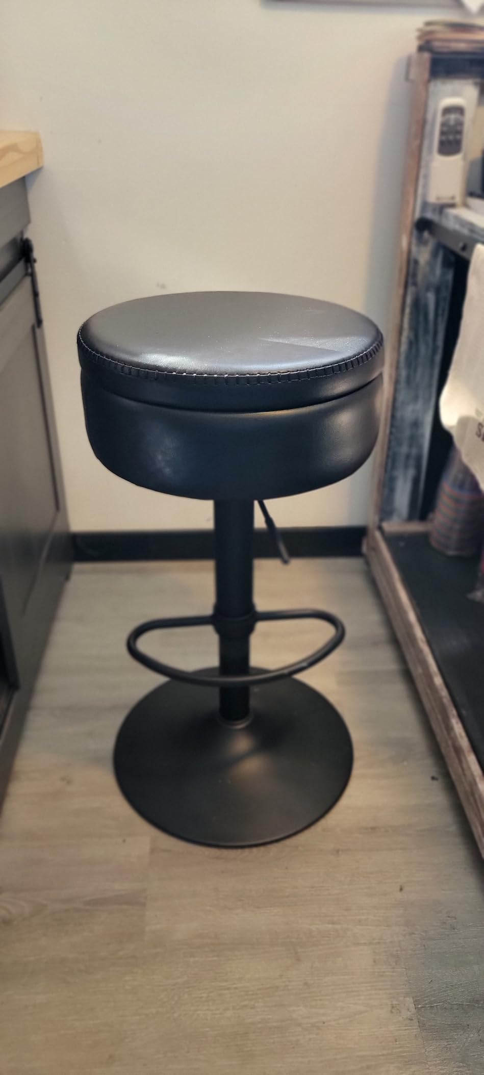 VASAGLE EKHO Collection - 360° Swivel Bar Stools Set of 2, Height Adjustable Barstools with Storage, Synthetic Leather with Stitching, Mid-Century Modern, Kitchen Bar, Easy Assembly, Caramel Brown customer photo 1
