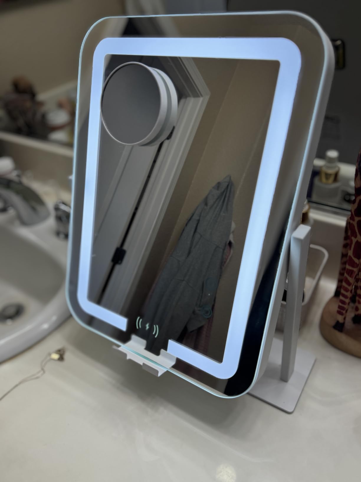 Dripex 5-in-1 Lighted Vanity Mirror with Bluetooth Speaker & Wireless Charging, 15