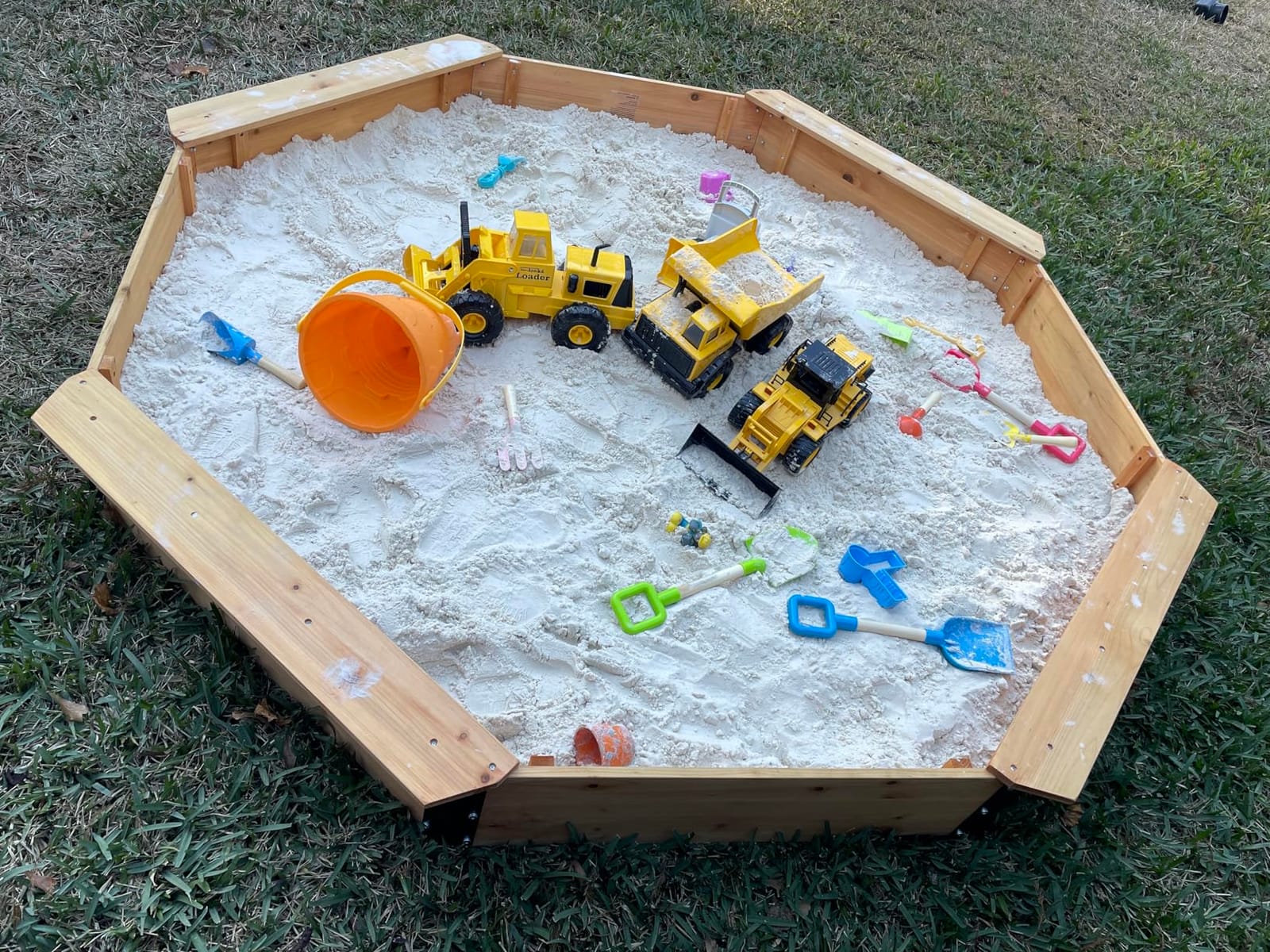 FUNTOK 85''x85''x9'' Octagon Sandbox for Kids, Large Natural Wooden Sandpit with 4 Benches, Bottom Liner, PVC Cover, 198 Lbs Weight Capacity, Sand Box for Backyard, Patio, Outdoor Play customer photo 1