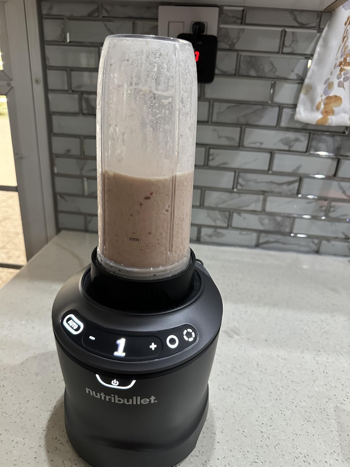 nutribullet SmartSense Blender Combo, 1400W, 64oz Pitcher, 32oz & 24oz Cups, 5-Speed, Smoothies, Ice and Frozen Fruit, Nut Milk, Soup, Matte White, NBF50700AW customer photo 1