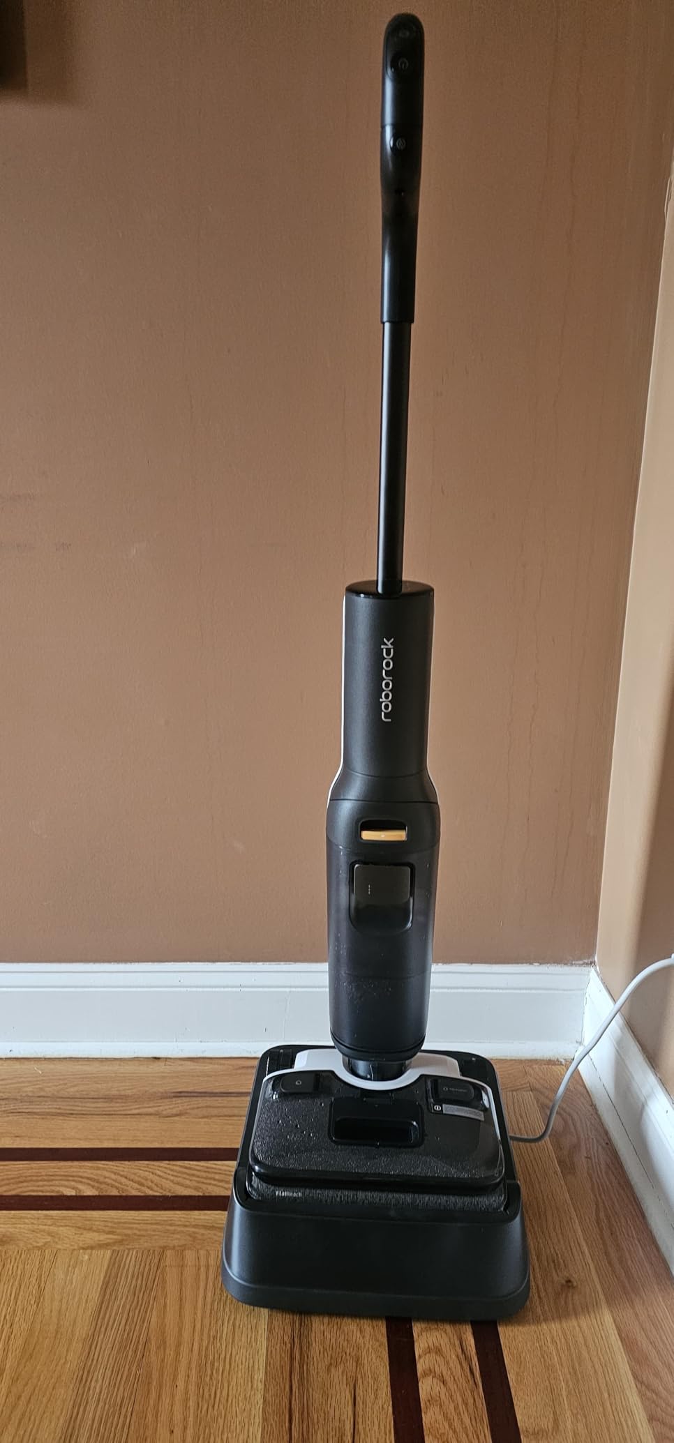 Roborock F25 LT Wet Dry Vacuum Cleaner, 20000Pa Hard Floor Vacuum Mop Combo customer photo 2