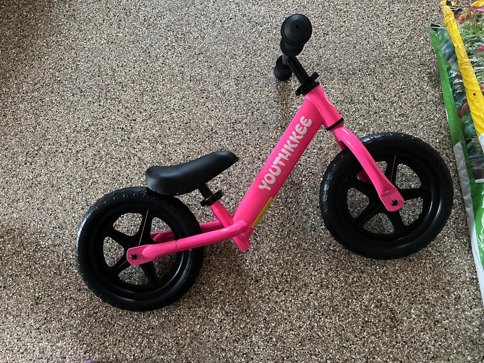 12 Inch Toddler Balance Bike for 1-3 Year Olds, No-Pedal Bike with Tool-Free Adjustable Seat, Quick Assembly, Gift for 1-3 Year Old Boys & Girls with Customizable Plate customer photo 2