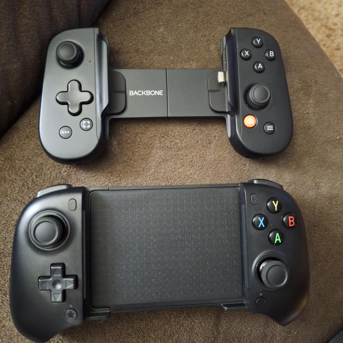 8BitDo Ultimate Mobile Gaming Controller for Android devices, Bluetooth Mobile Game Controller with Hall Effect Joysticks and Hall Triggers (Black) customer photo 2