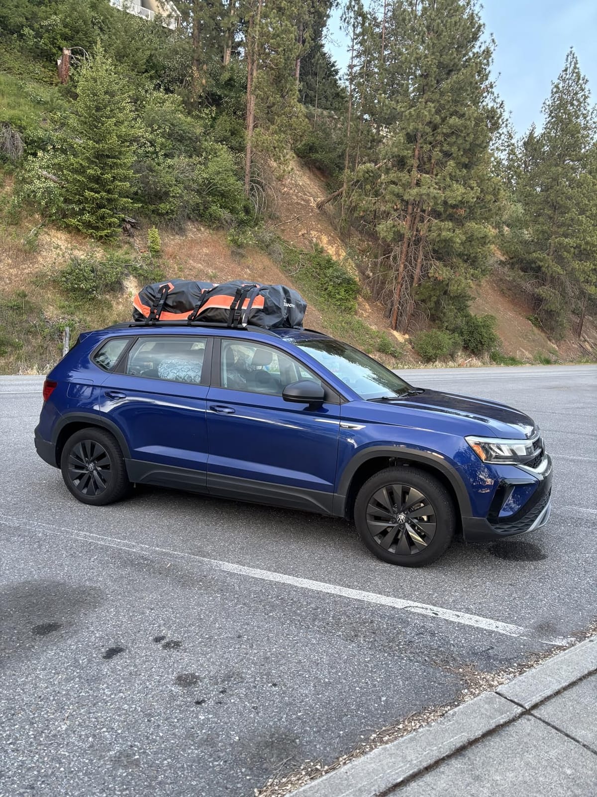 Sailnovo Car Rooftop Cargo Carrier 21 Cubic Feet Waterproof Soft Roof Bag | Heavy Duty 1000D PVC, Fit Vehicles with/without Rack, includes Anti-Slip Mat,6 Door Hooks,10 Reinforced Straps,Lock, for Trip customer photo 2