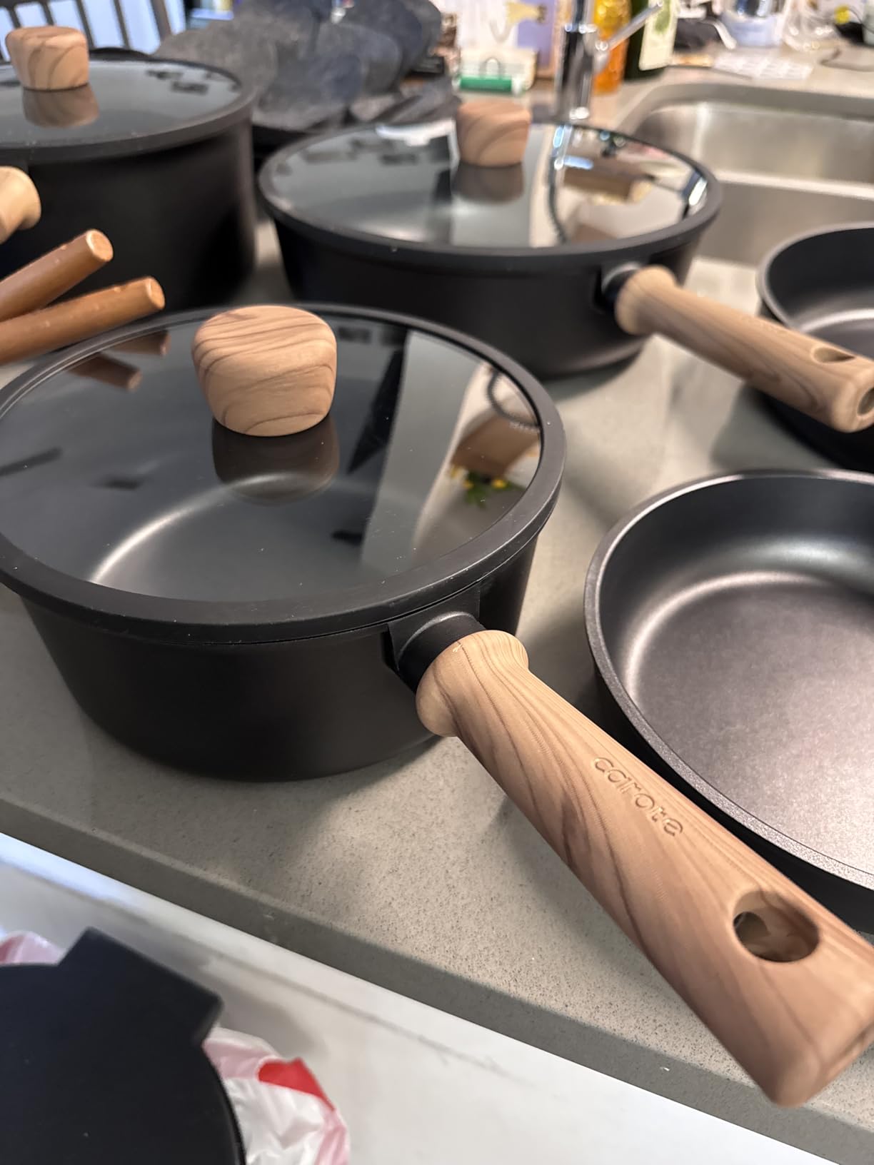 CAROTE 24pcs Nonstick Cookware Sets, Pots and Pans Set | Titanium Infused, Ultra Durable, Fast & Even Heating, Easy Clean, All-Stovetop Compatible, with 7-Qt Stockpot & Egg Pan customer photo 1