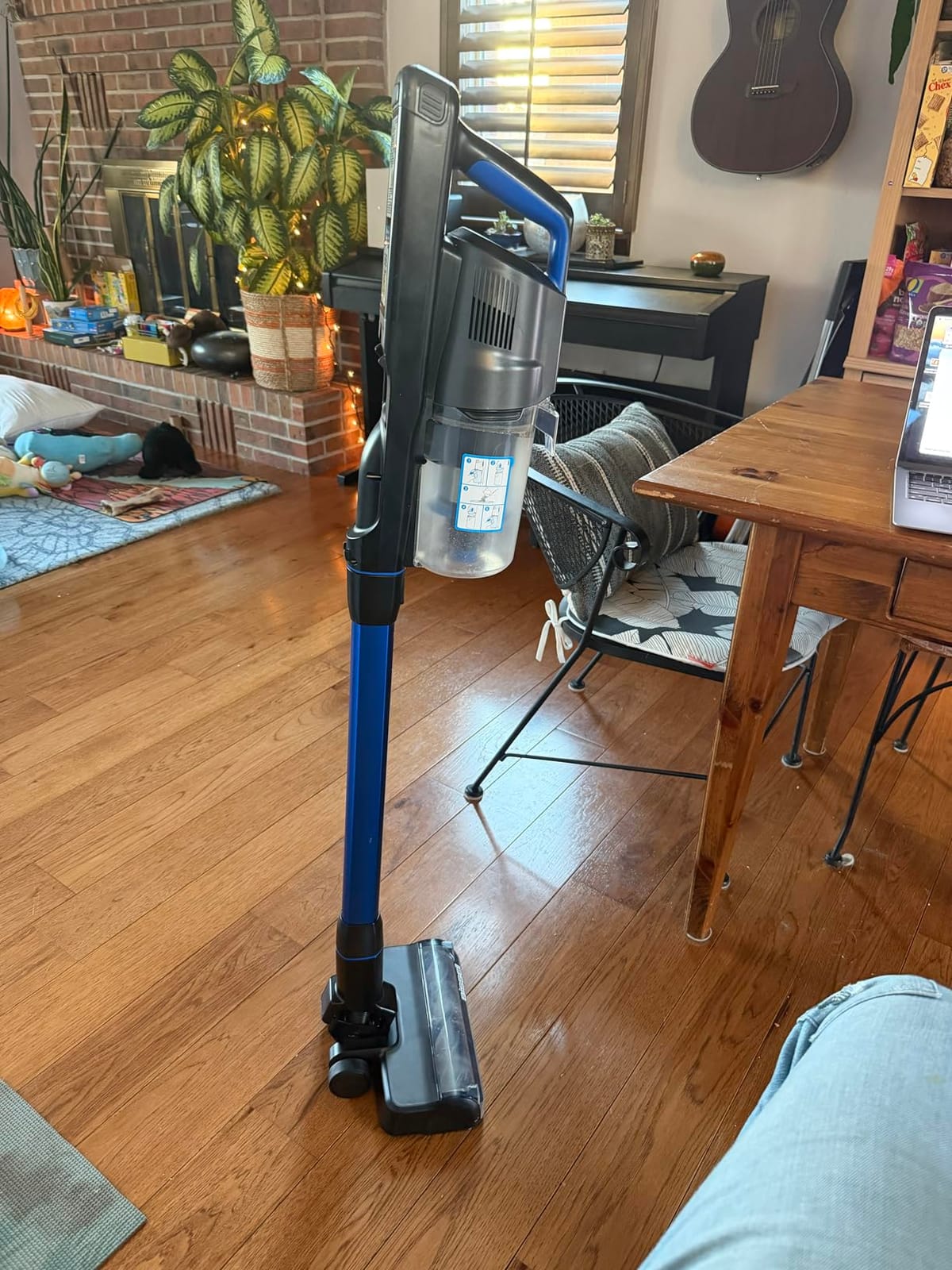 Bissell PowerClean FurFinder 200W Self-Standing Cordless Vacuum, 4052 | Bright headlights; wall mount; removable battery; upholstery tool; self-standing for easy storage customer photo 1