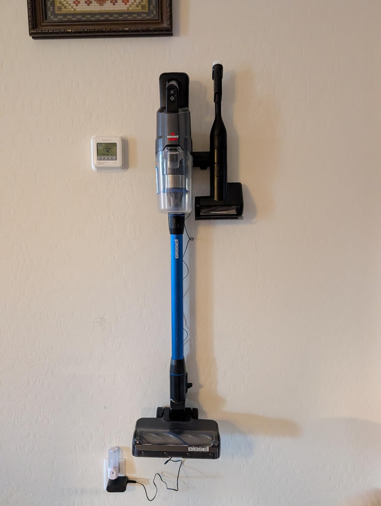 Bissell PowerClean FurFinder 200W Self-Standing Cordless Vacuum, 4052 | Bright headlights; wall mount; removable battery; upholstery tool; self-standing for easy storage customer photo 2
