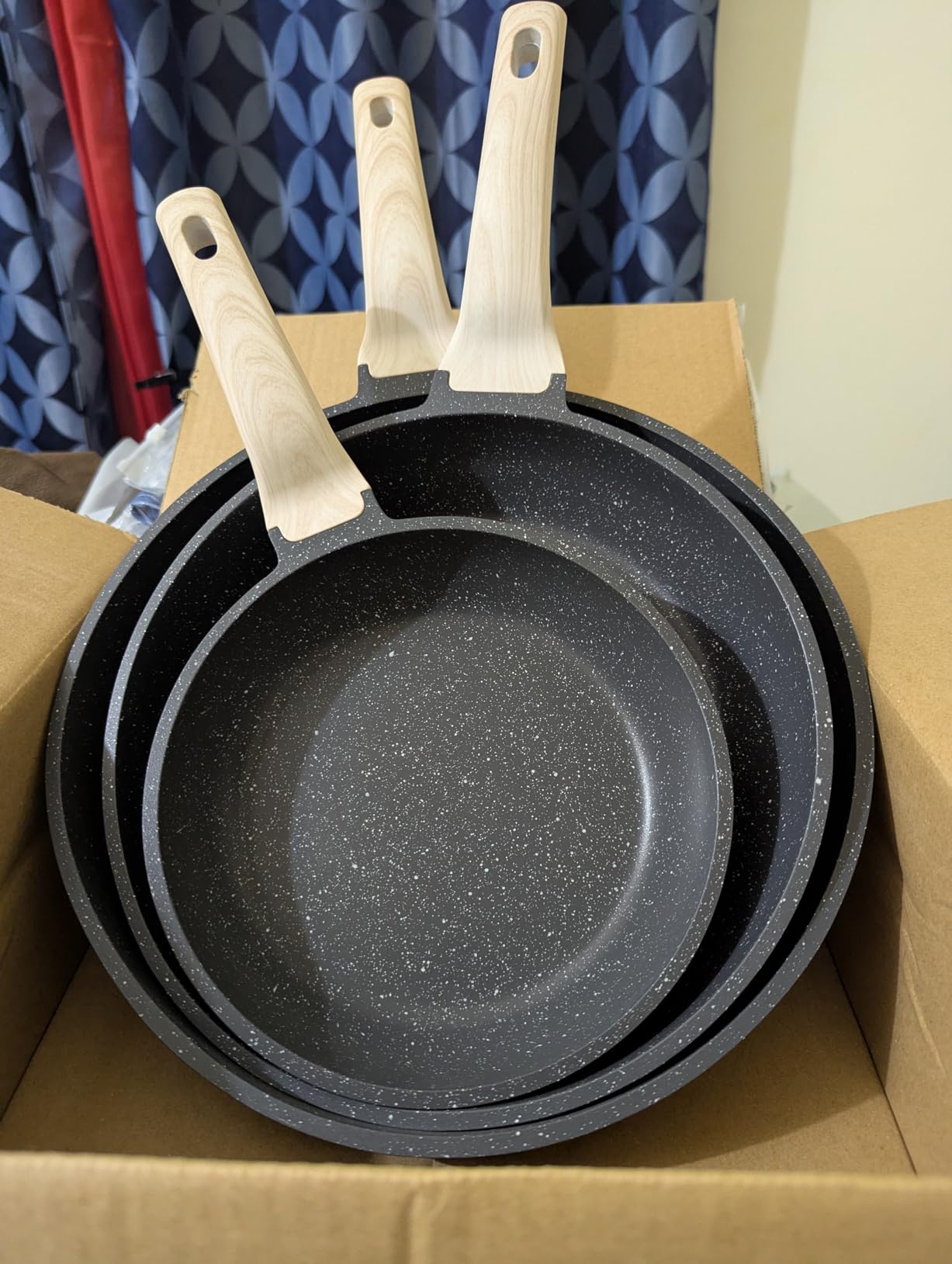 CAROTE Non Stick Frying Pan Skillet Set, Omelet Pan, Healthy Non Toxic Granite Chef Pan, Induction Compatible Egg Frying Pan with Heat-Resistant Handle, PFOA-Free, Black, 8