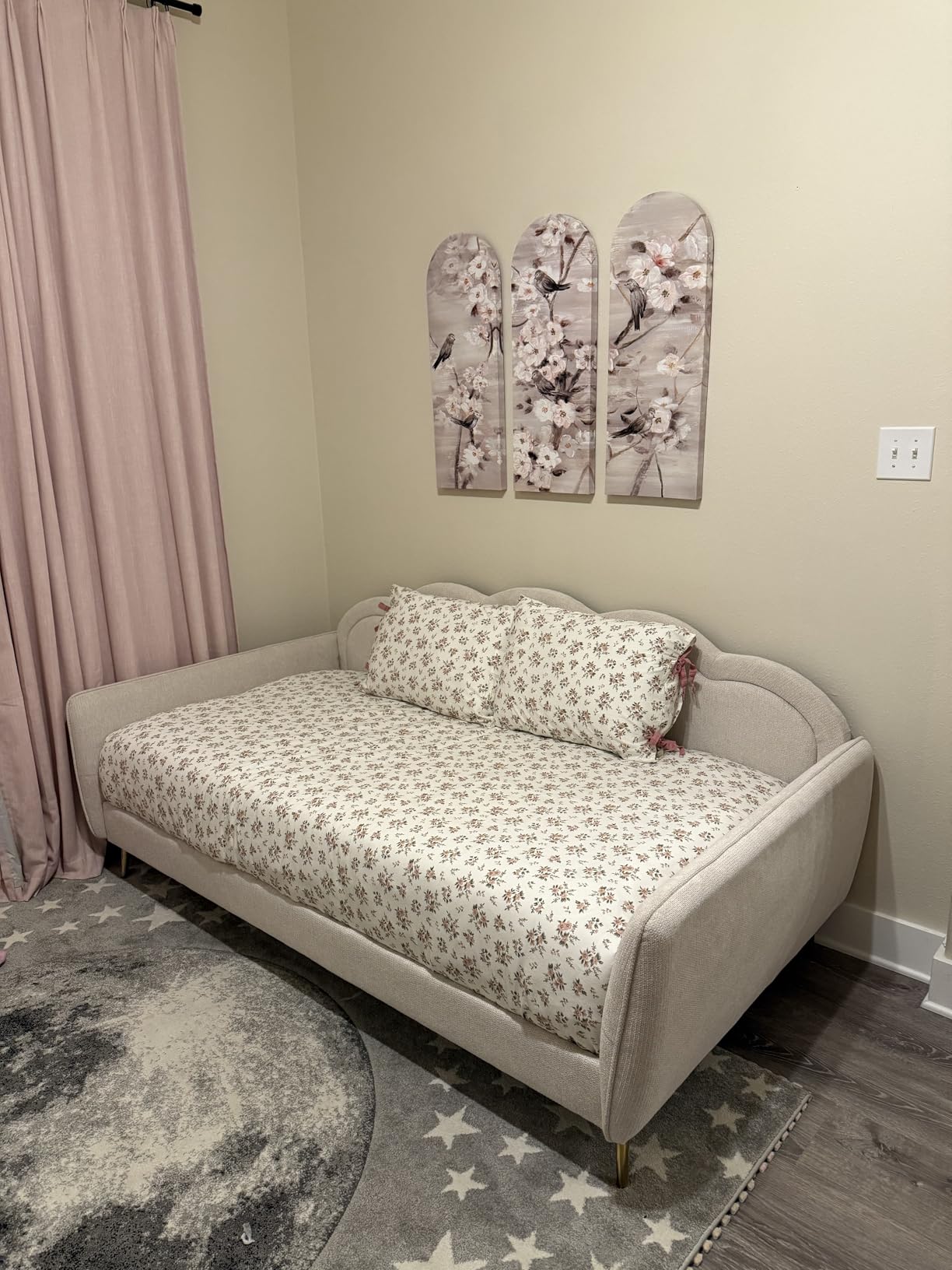 Twin Size Upholstered Daybed with Cloud-Shaped Backrest, Modern Linen Sofa Bed with Metal Legs, Wood Slat Support for Bedroom, Living Room, Guest Room, Blush Pink customer photo 1