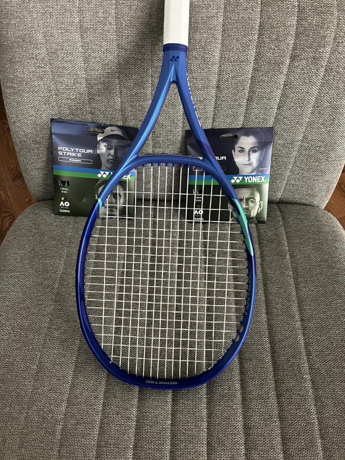 YONEX Unisex EZONE 98 Blast Blue Racquet | Powerful 16x19 Strings Arm-Friendly Graphite Racket for Advanced Tennis Players, Grip 4 customer photo 1