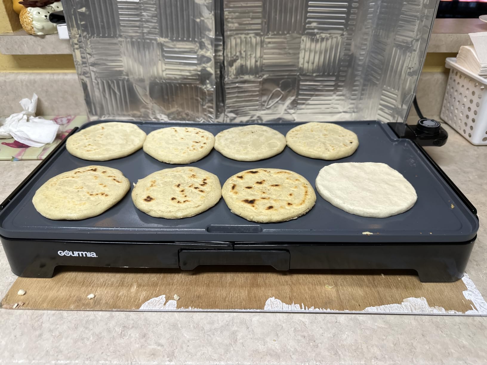 Gourmia 22 Inch XL Electric Griddle Pan - Nonstick Extra Large Flat Top Ceramic Surface, Countertop Cooker, Adjustable 200°F-400°F, Pull-Out Drip Tray, Compact Handle-Free Design customer photo 2