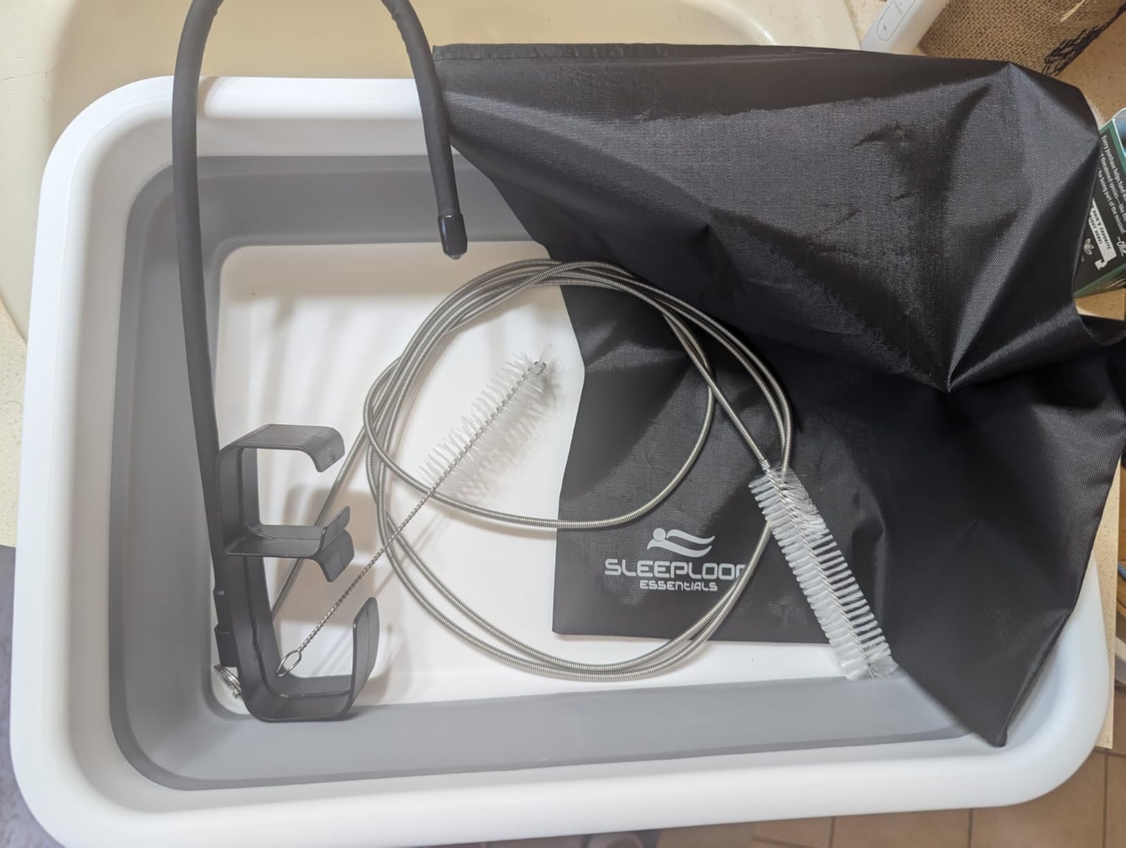 CPAP Cleaning Kit for Hose and Mask, CPAP Hose Cleaning Brush, Collapsible Wash Basin, Storage Bag, Compatible with Standard and Slimline CPAP Tubing (Basin + Brush Kit) customer photo 2