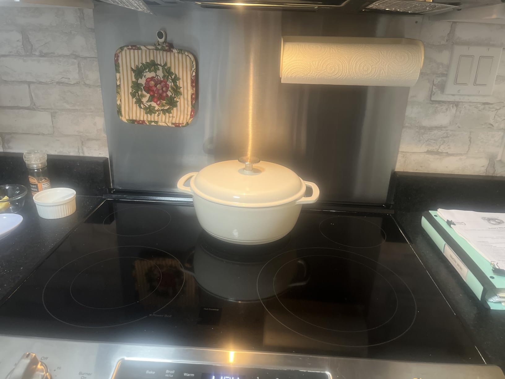 Enameled Cast Iron Dutch Oven - Umite Chef 5QT Pot with Lid & Cotton Potholders - Heavy-Duty Cookware for Bread Baking, Braising, Stews, Roasting (Cream White) customer photo 1