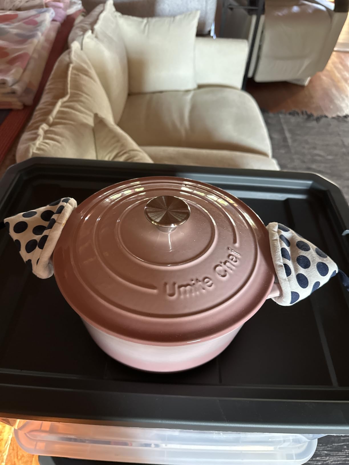 Umite Chef 5QT Enameled Cast Iron Dutch Oven Pot with Lid & Cotton Potholders, Red customer photo 2