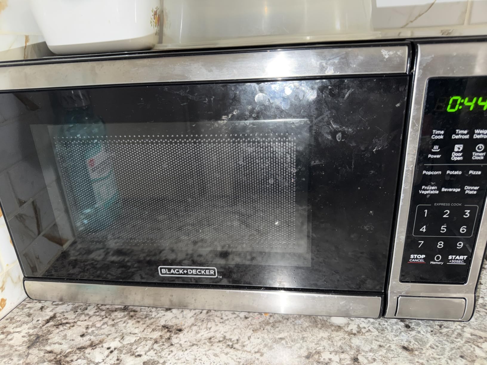 BLACK+DECKER 5-in-1 Microwave Oven with Air Fry, Combi, Bake, Roast, and Convection Cooking, 0.9 cu. ft. Countertop Microwave, Stainless Steel, 900 Watts, Child-Lock, ES9P032NA customer photo 1