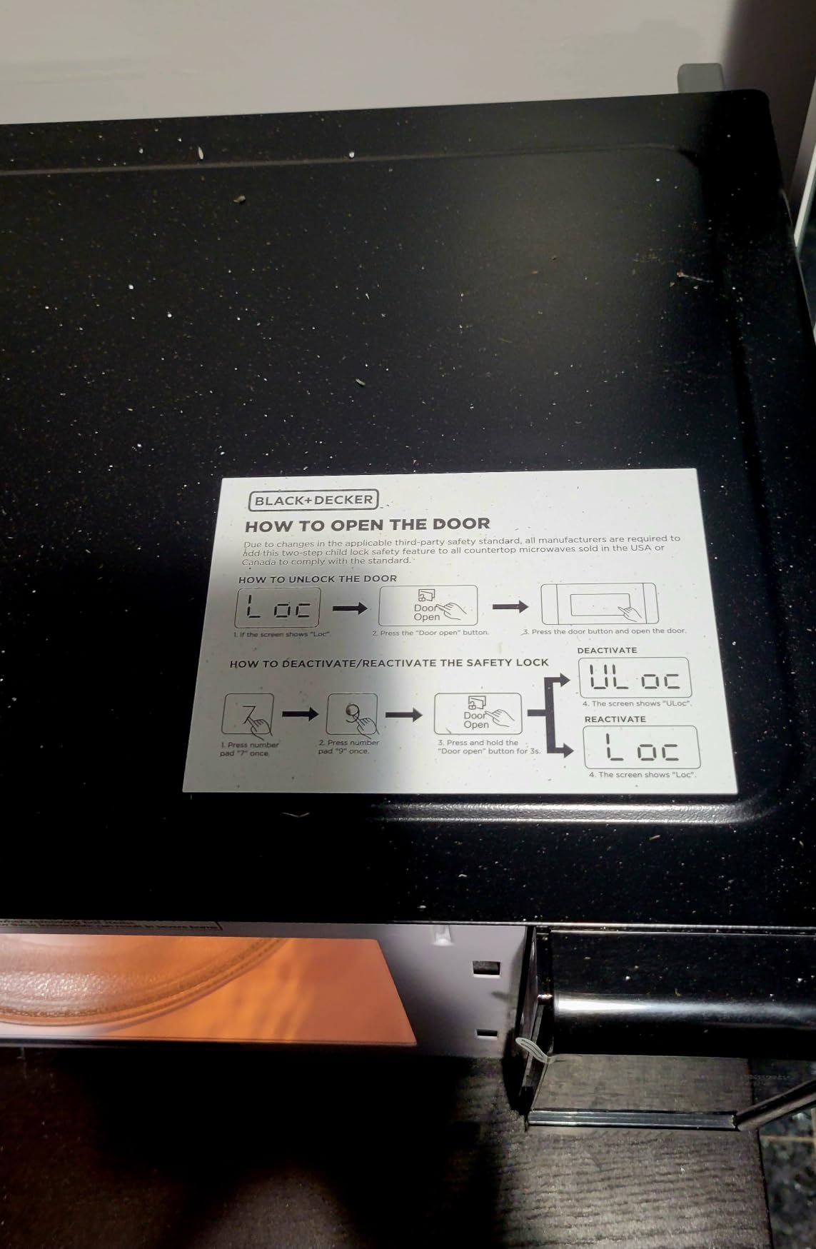 BLACK+DECKER 5-in-1 Microwave Oven with Air Fry, Combi, Bake, Roast, and Convection Cooking, 0.9 cu. ft. Countertop Microwave, Stainless Steel, 900 Watts, Child-Lock, ES9P032NA customer photo 2