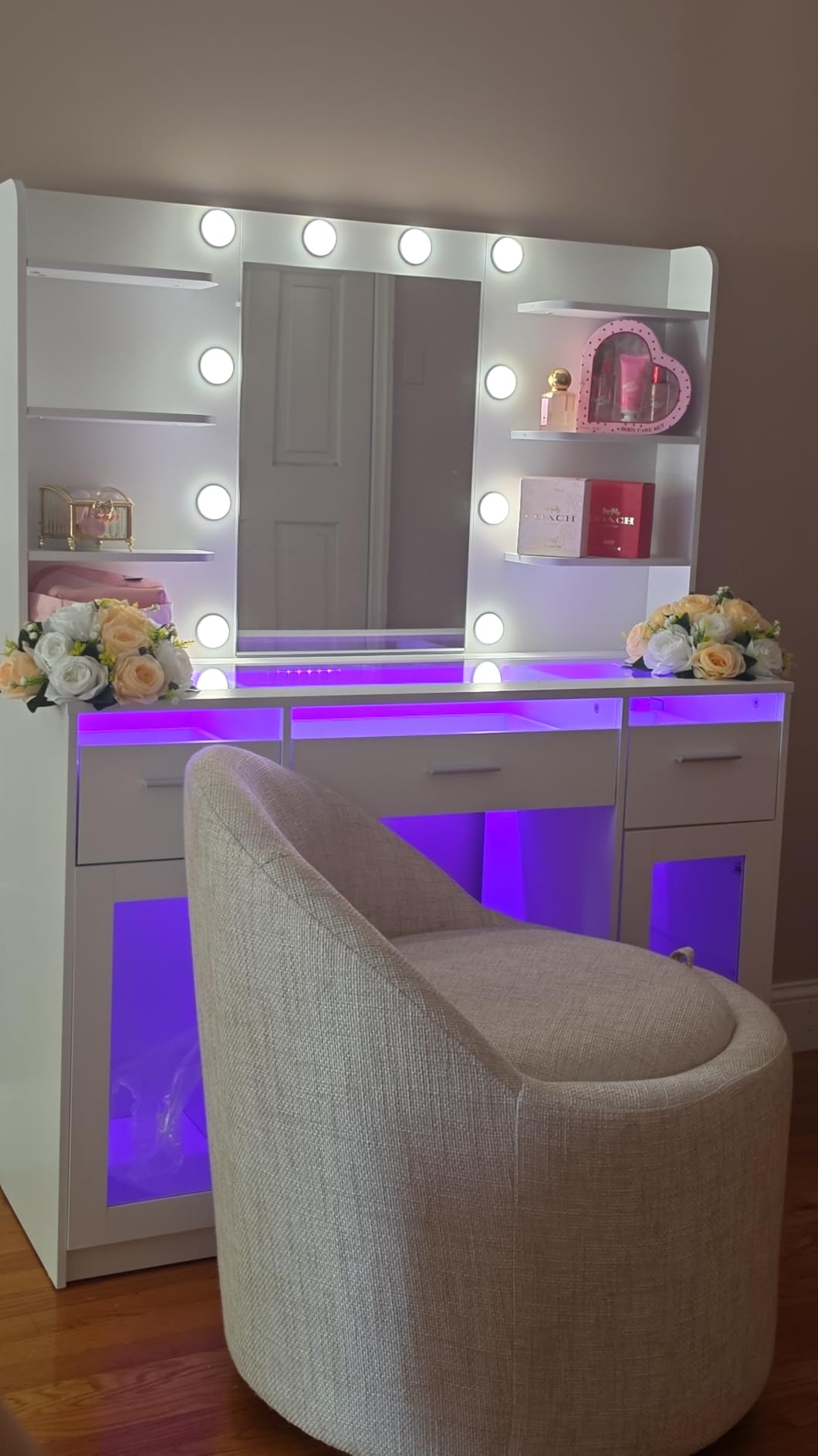 HUAHUU Vanity Desk, Makeup Vanity Desk with Mirror and Lights 3 Colors, Transparent Top with 3 RGB Drawers, 6 Shelves, 2 Large Tempered Cabinets, Power Outlet, for Bedroom, White customer photo 1