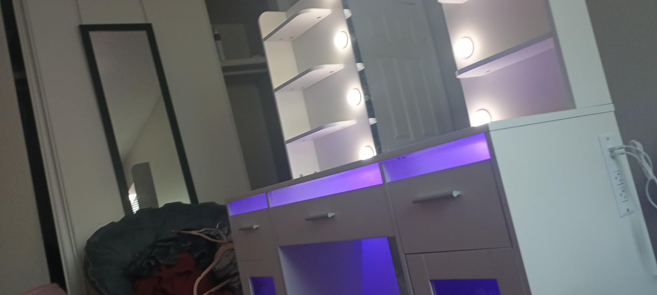 HUAHUU Vanity Desk, Makeup Vanity Desk with Mirror and Lights 3 Colors, Transparent Top with 3 RGB Drawers, 6 Shelves, 2 Large Tempered Cabinets, Power Outlet, for Bedroom, White customer photo 2