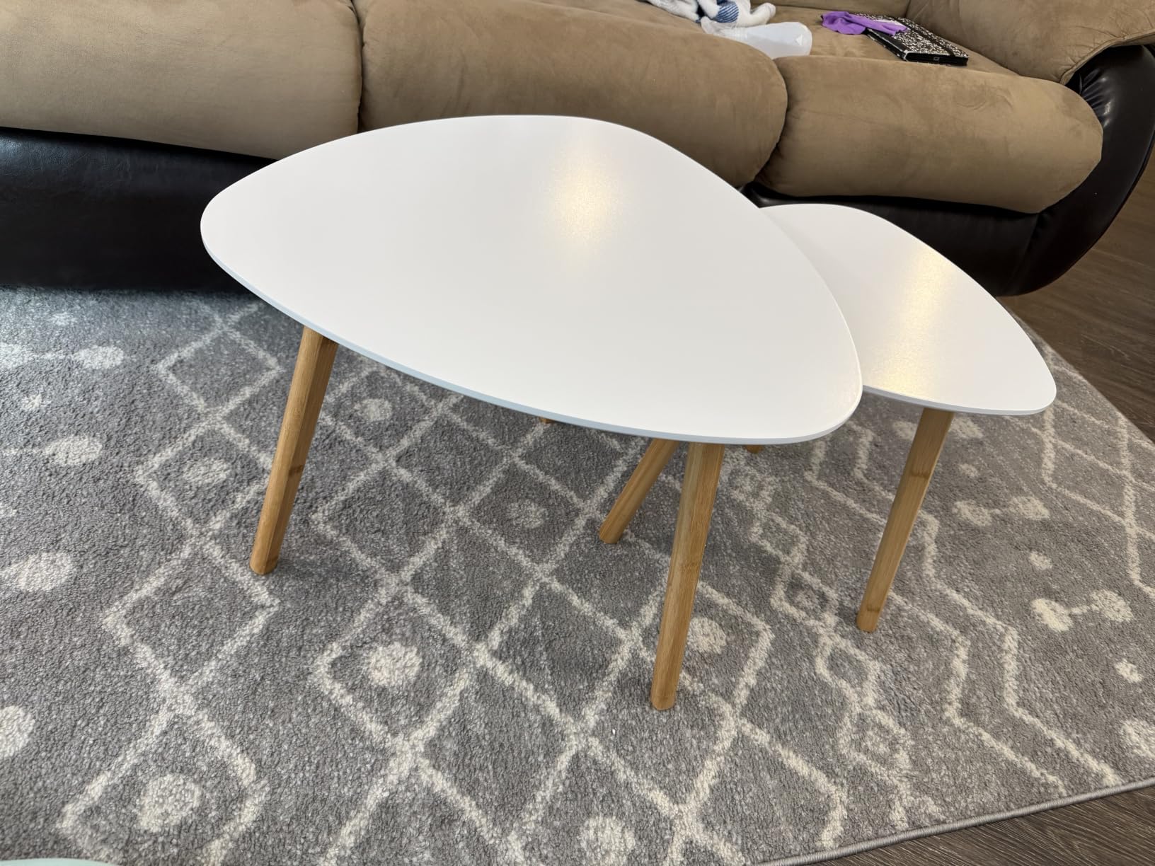 BAMEOS Monstera Leaf Nesting Tables Set of 2, Small Side Tables with Leaf Vein Pattern, Modern Wooden Coffee Tables for Living Room Bedroom Apartment Balcony Yard customer photo 2