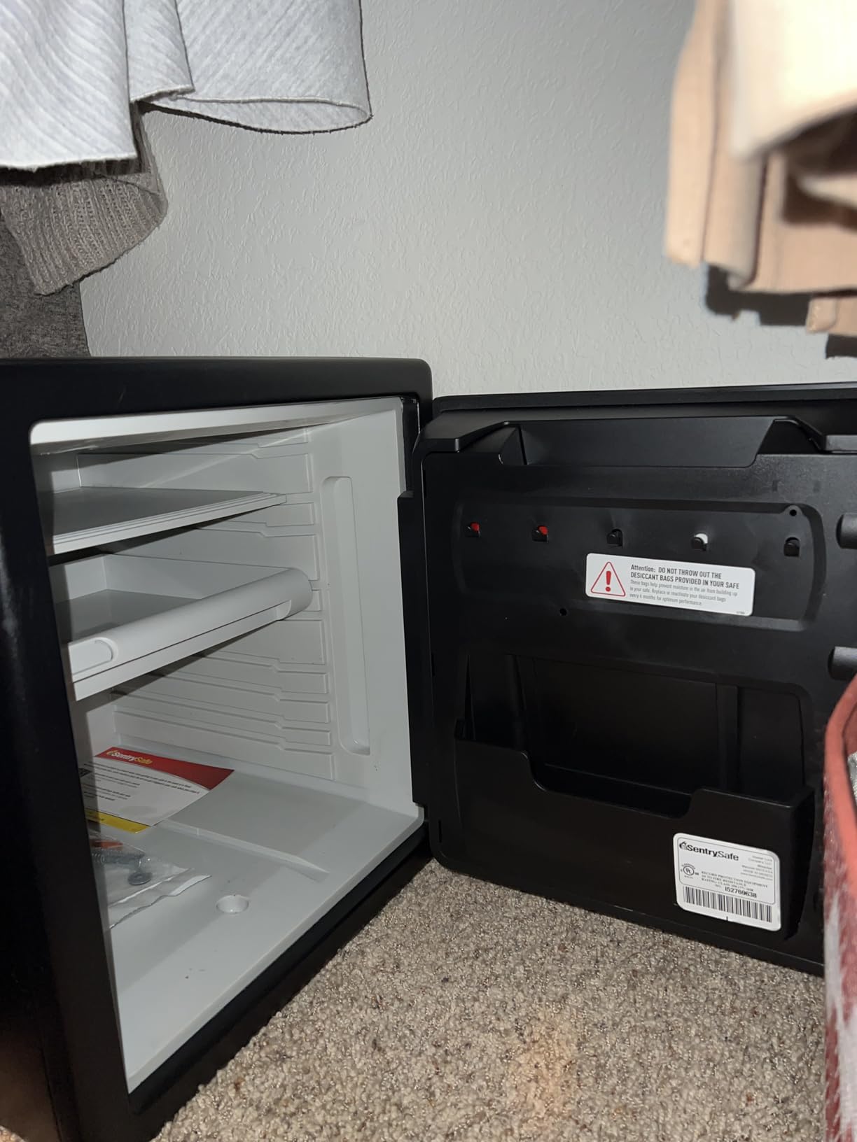 Master Lock Premium Fireproof and Waterproof Safe with Digital Keypad, 0.82 cu-ft, STW082GTC customer photo 2