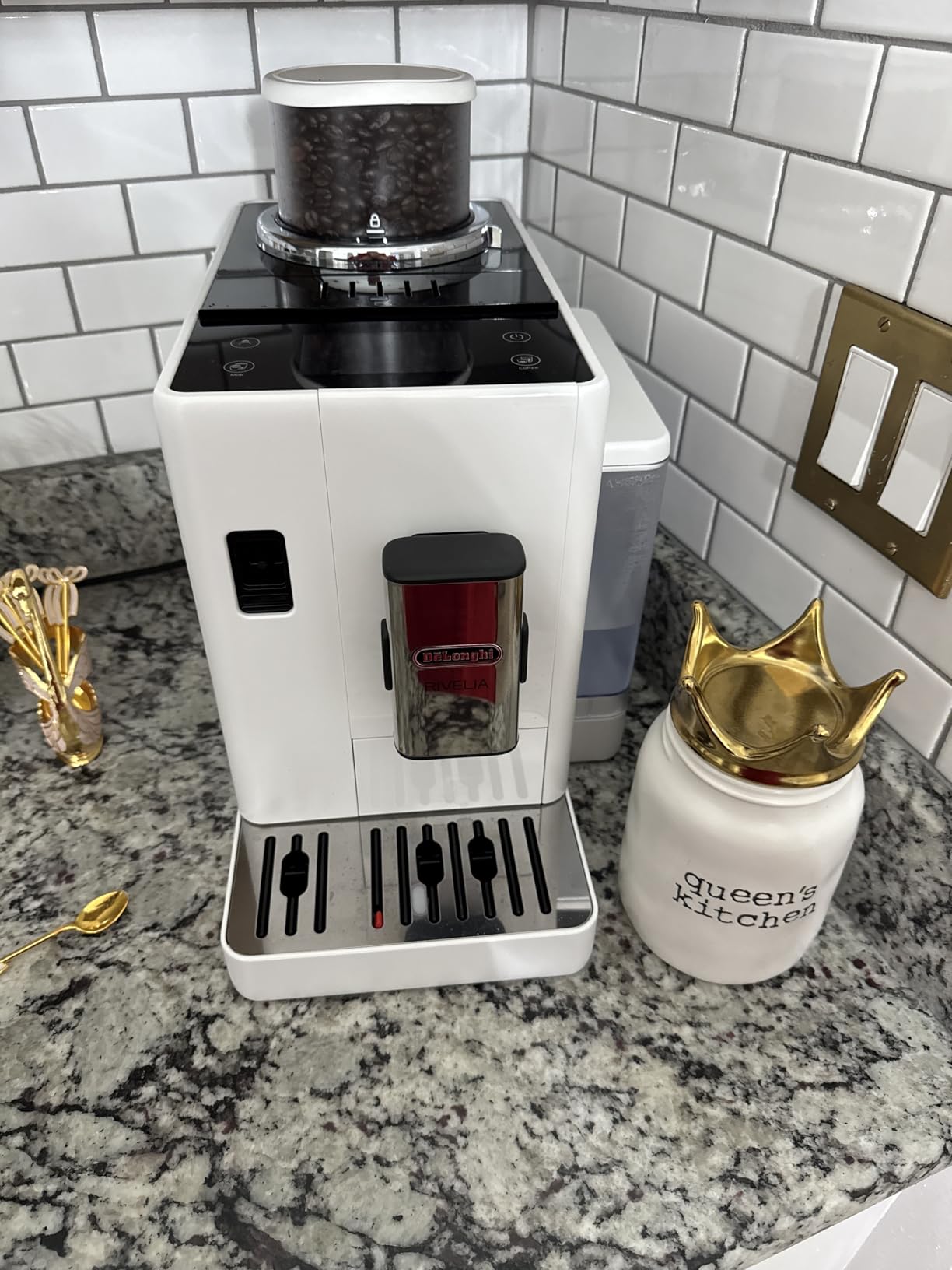 De'Longhi Rivelia Automatic Espresso Machine, Milk Frother, White customer photo 1
