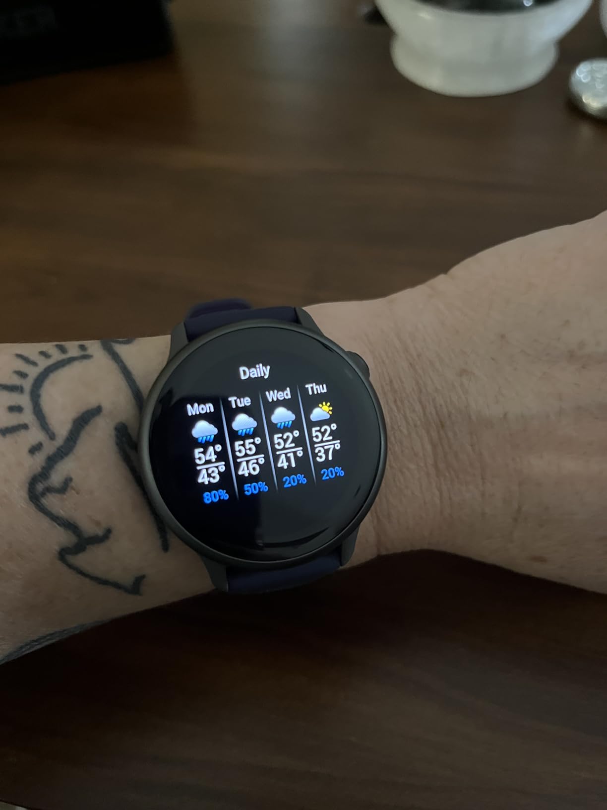 Garmin vívoactive® 6, Health & Fitness GPS Smartwatch, 42mm, Slate customer photo 2